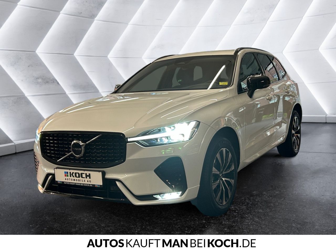 Volvo XC60 B5 AWD Plus Dark ACC BLIS AHK 4SHz VLED H&K