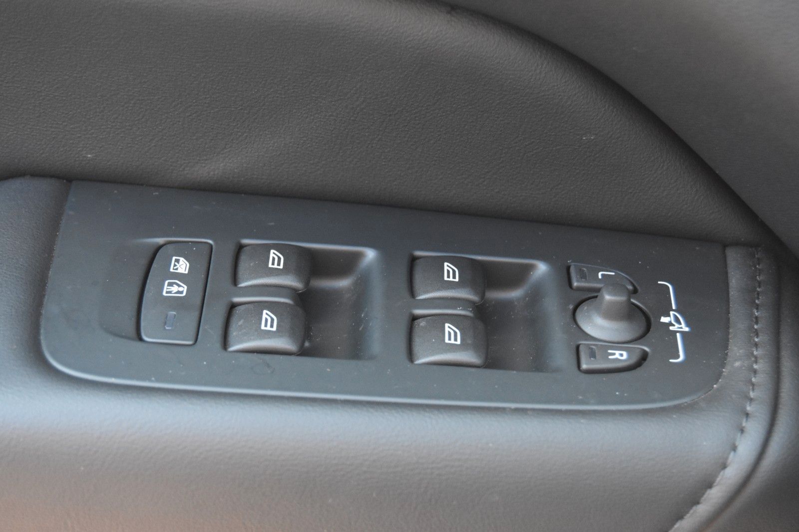 Volvo XC60 Plus Dark AWD ACC/LED/AHKs/HKSound/360CAM