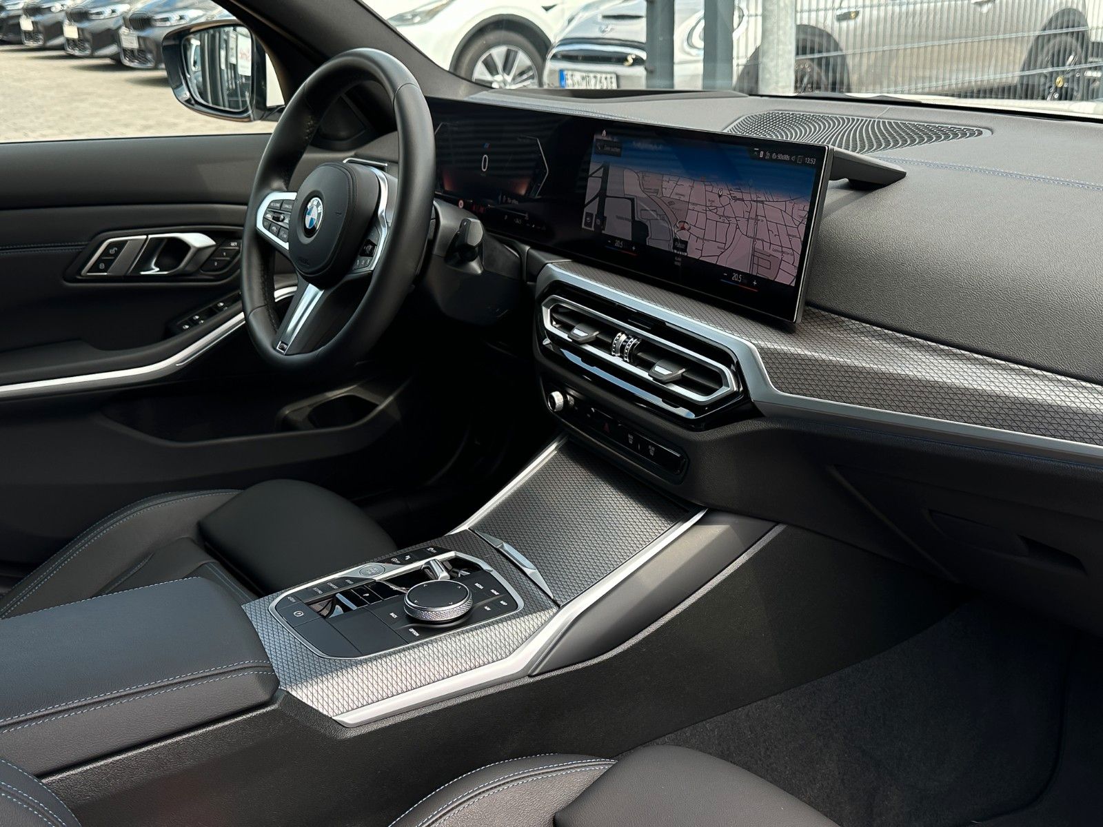 BMW 330 i xD M Sport - Samsaru's Car Outlet