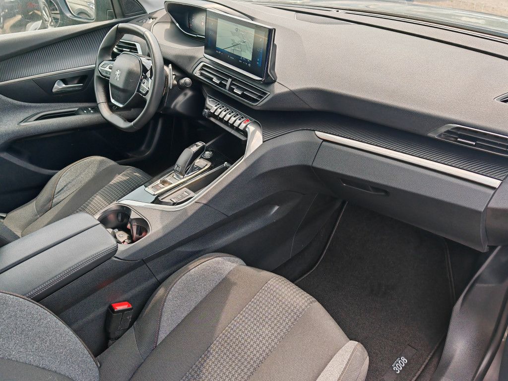 Peugeot 3008 PureTech 130 EAT8 - Samsaru's Car Outlet