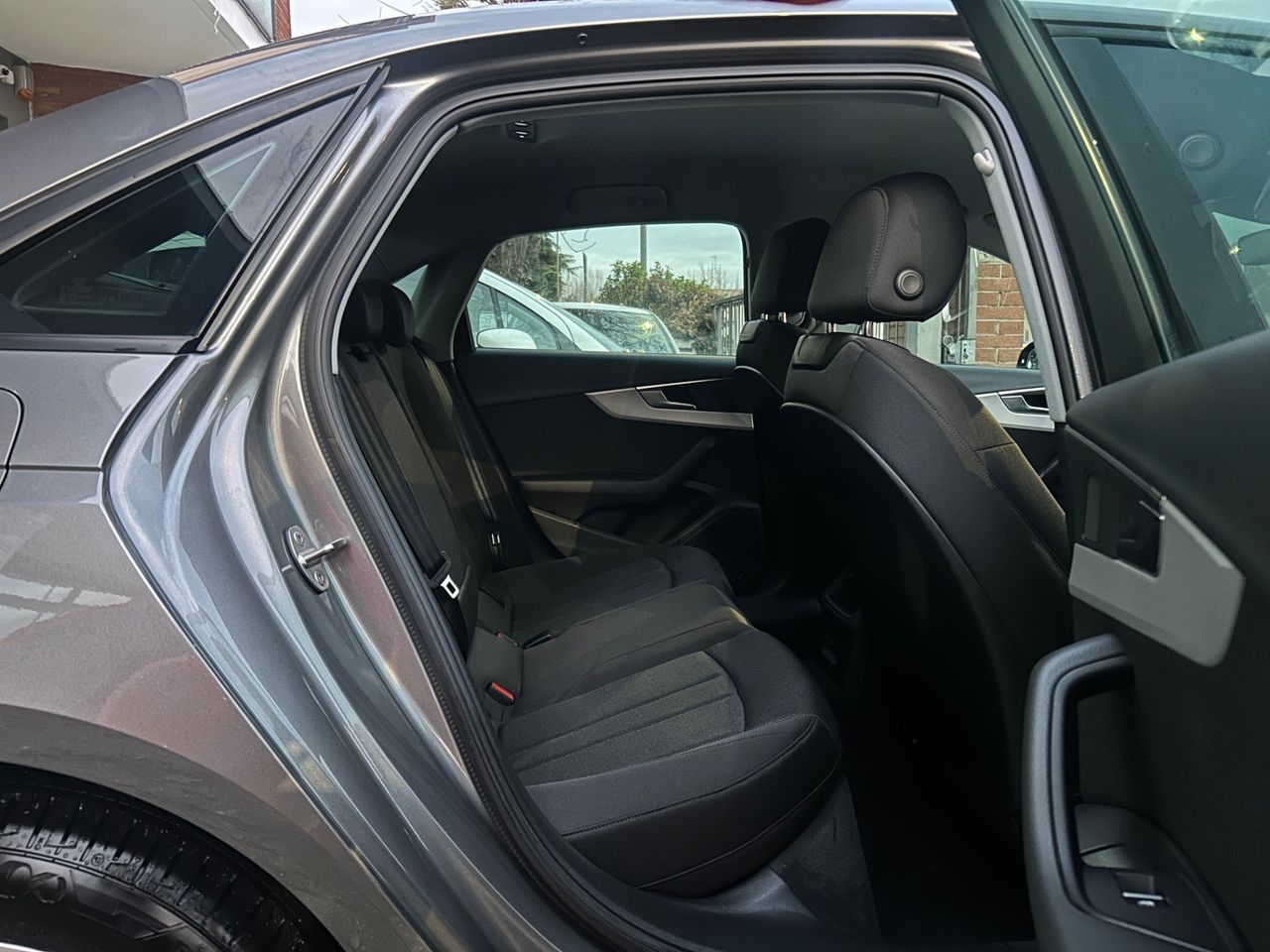 Audi A4 30 TDI S tronic Business Advanced - Samsaru's Car Outlet