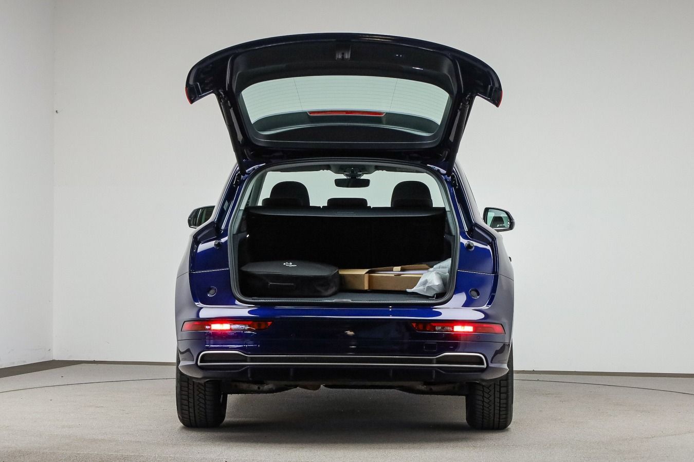Audi Q5 50 TFSI e quattro - Samsaru's Car Outlet