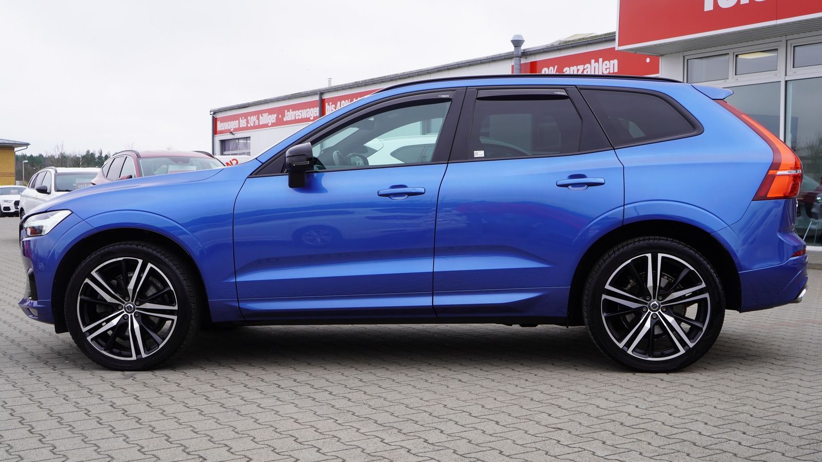 Volvo XC 60 B5 AWD R-Design - Samsaru's Car Outlet