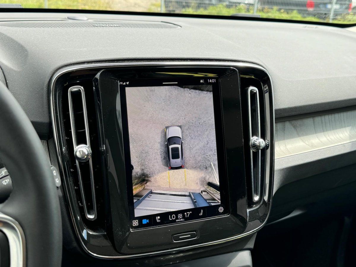 Volvo XC40 B4 Plus Dark 8-Fach AHK Aktionspreis