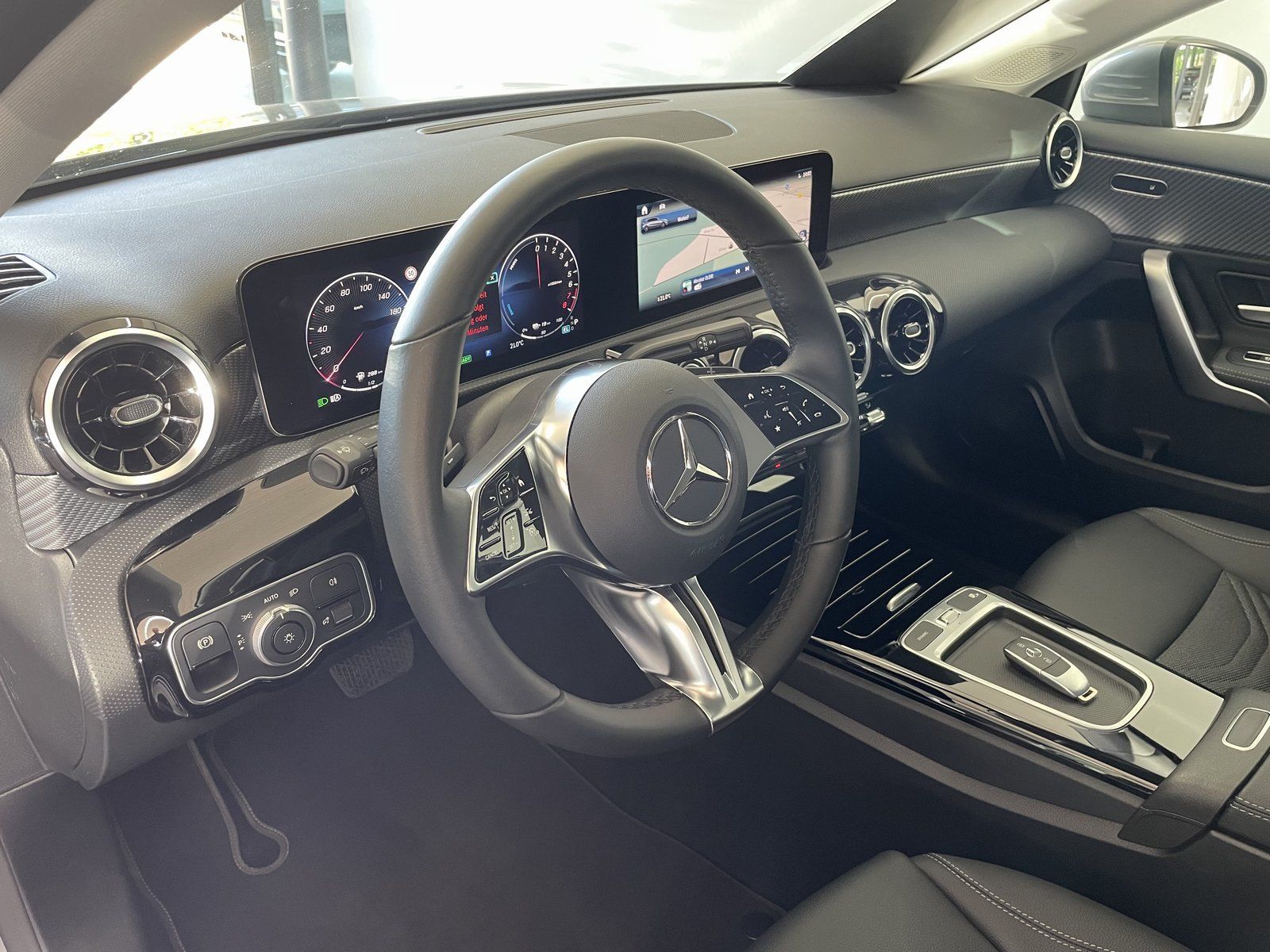 Mercedes-Benz A 250 e ProgrLine - Samsaru's Car Outlet