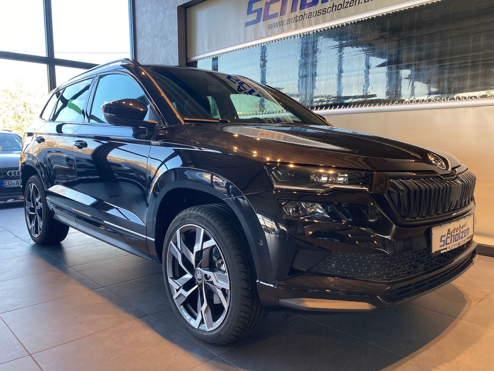 Skoda Karoq Sportline 4x4 TDI DSG AHK PANO 5JG Kam360