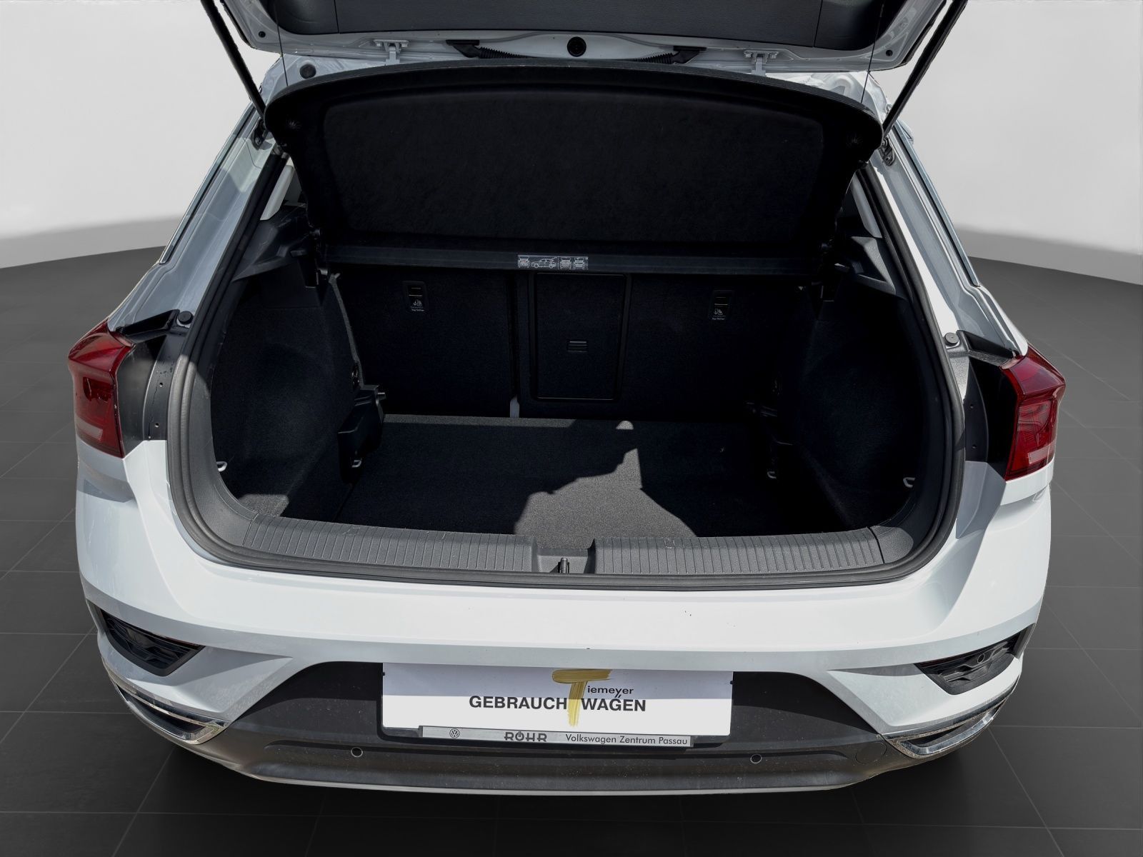 Volkswagen T-Roc 1.5 TSI DSG STYLE - Samsaru's Car Outlet