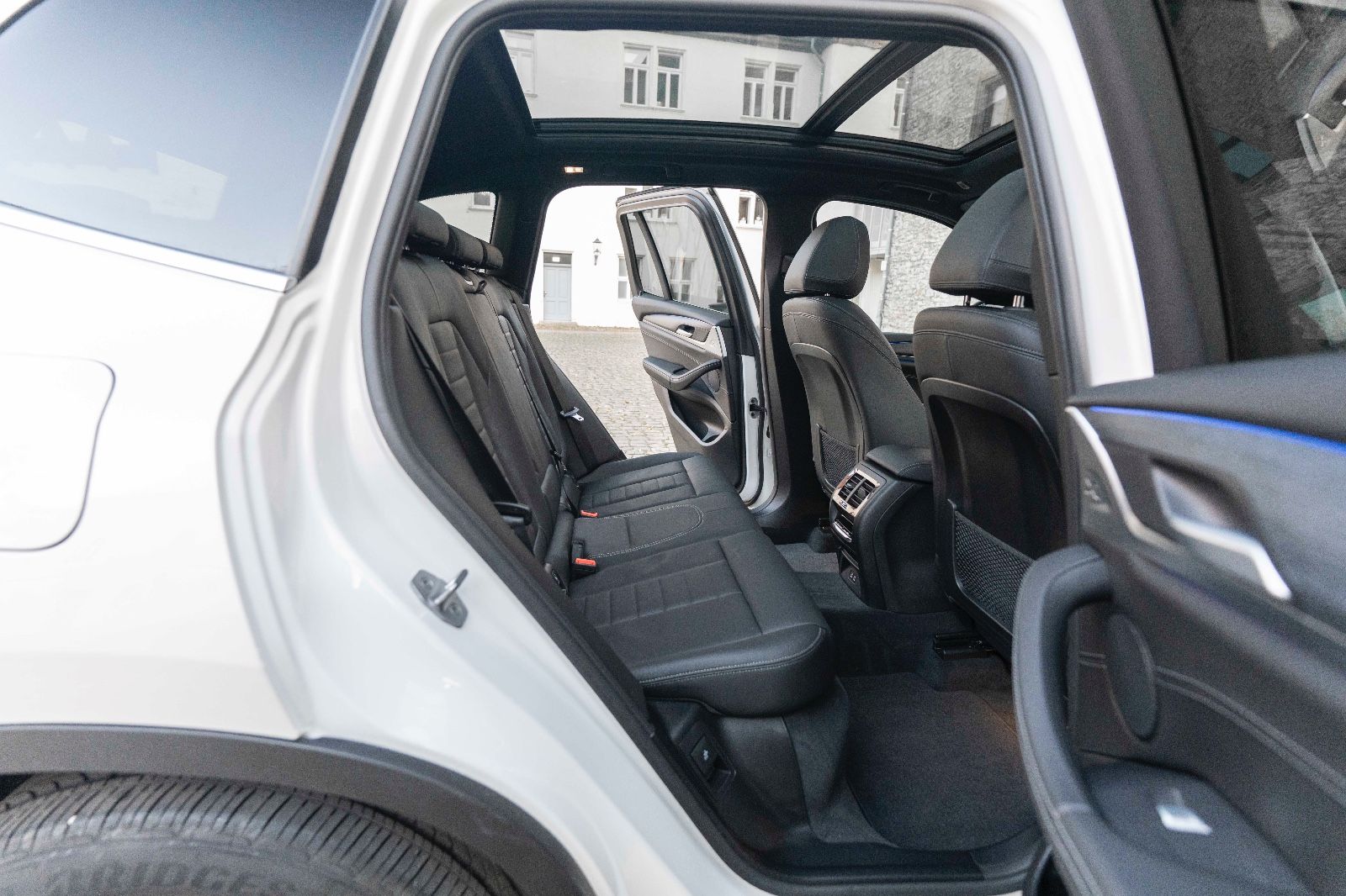 BMW X3 xDrive30i HUD LED HIFI KAM NAV PANO SITZH