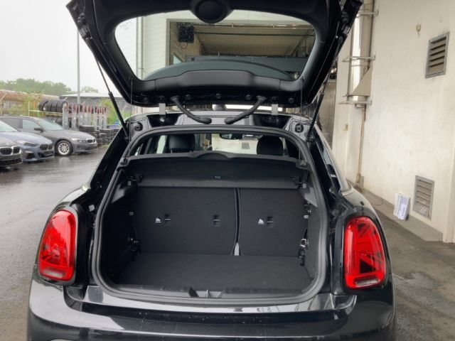 MINI Cooper PremiumPak - Samsaru's Car Outlet