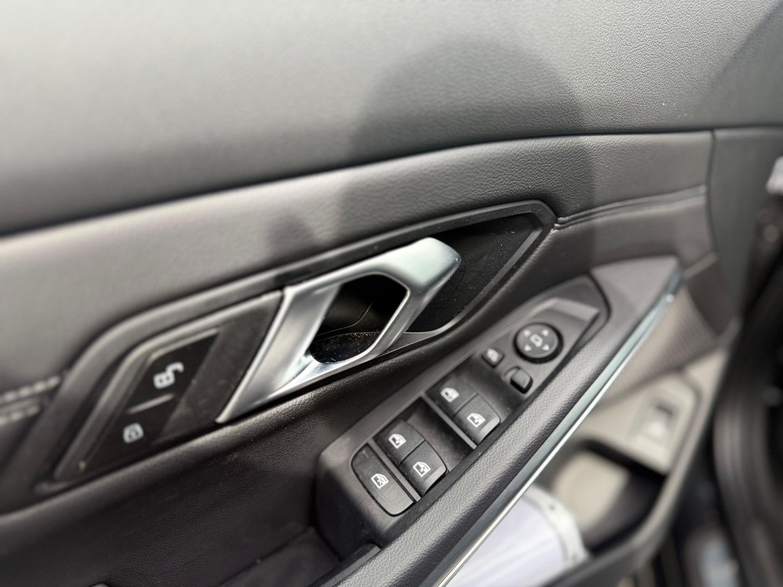 BMW 320d Touring - Samsaru's Car Outlet