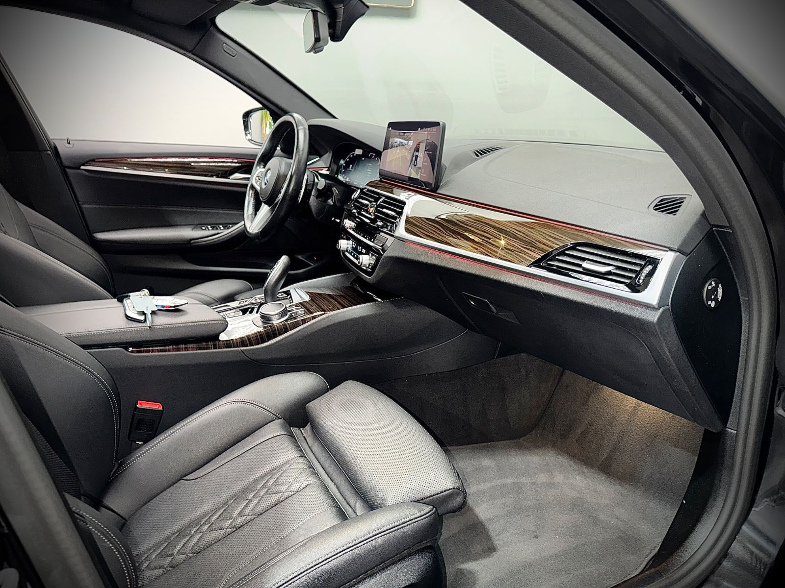 BMW 530d*X-DRIVE*M-SPORT*PANO*LASER*HUD*HiFi*1.Hd