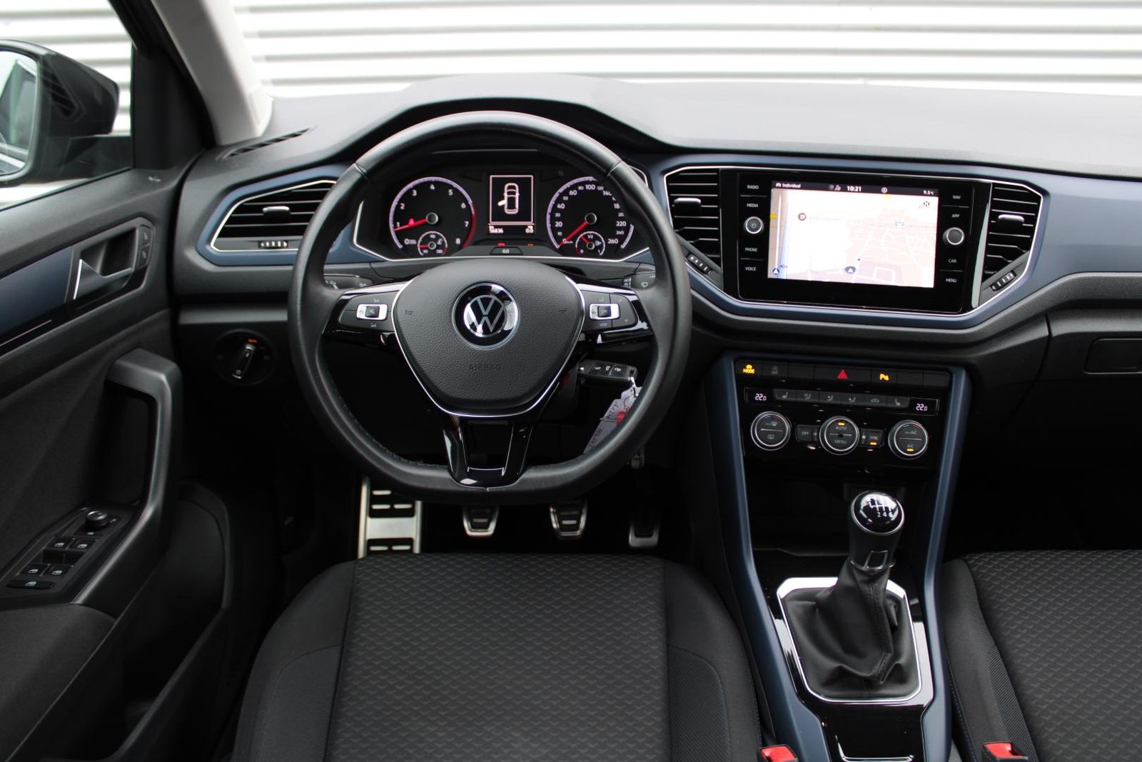 Volkswagen T-ROC United 1.5TSI - Samsaru's Car Outlet