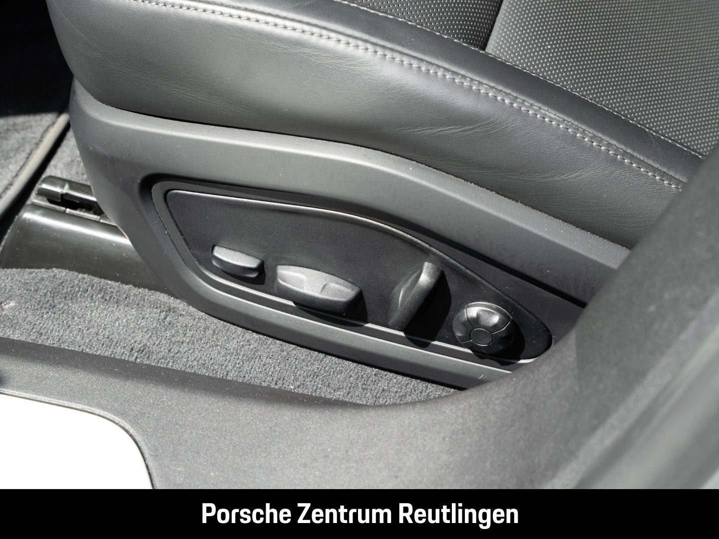 Porsche Taycan Turbo BOSE Panoramadach Surround-View LED