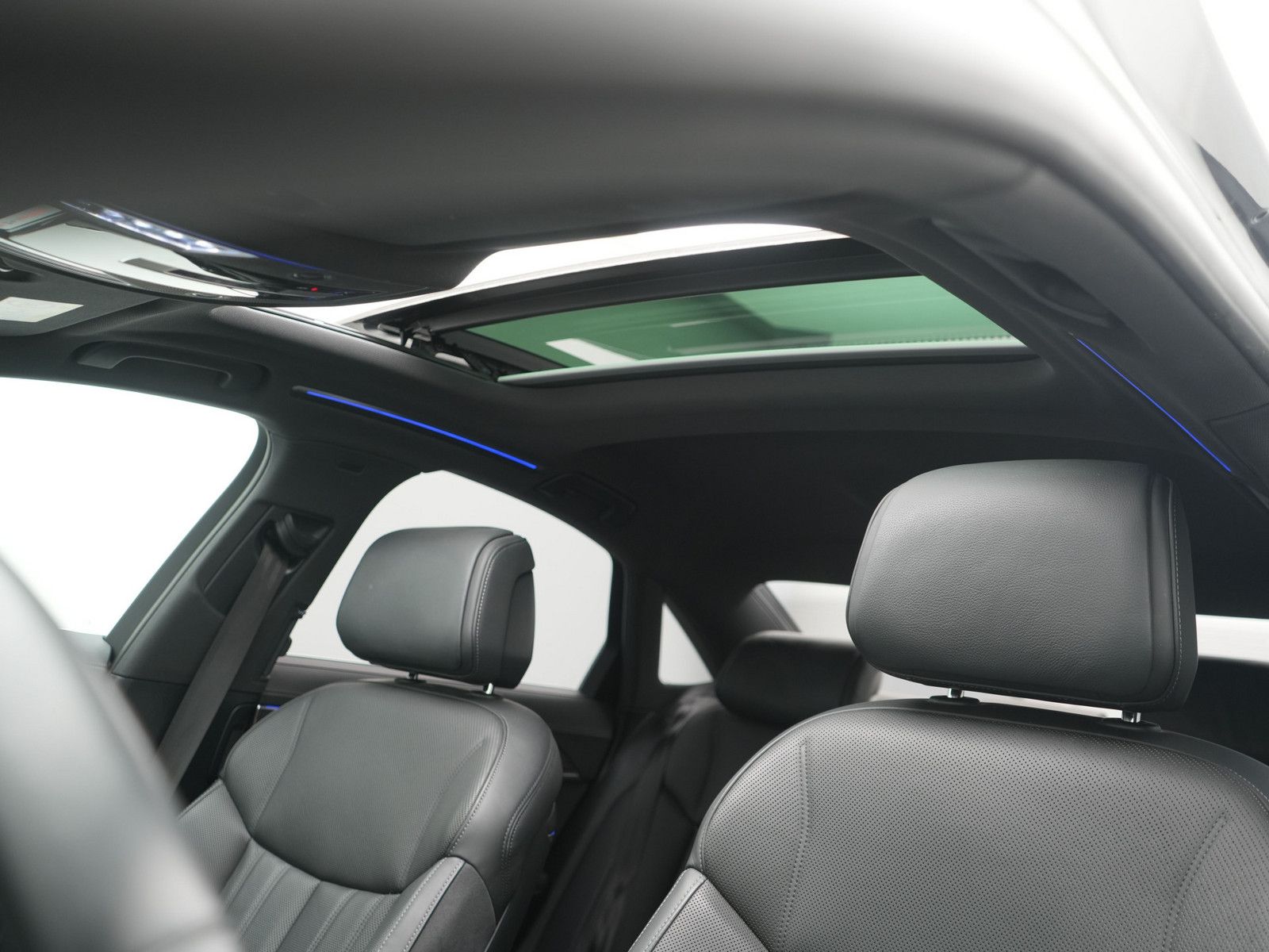 Audi A8 - Samsaru's Car Outlet