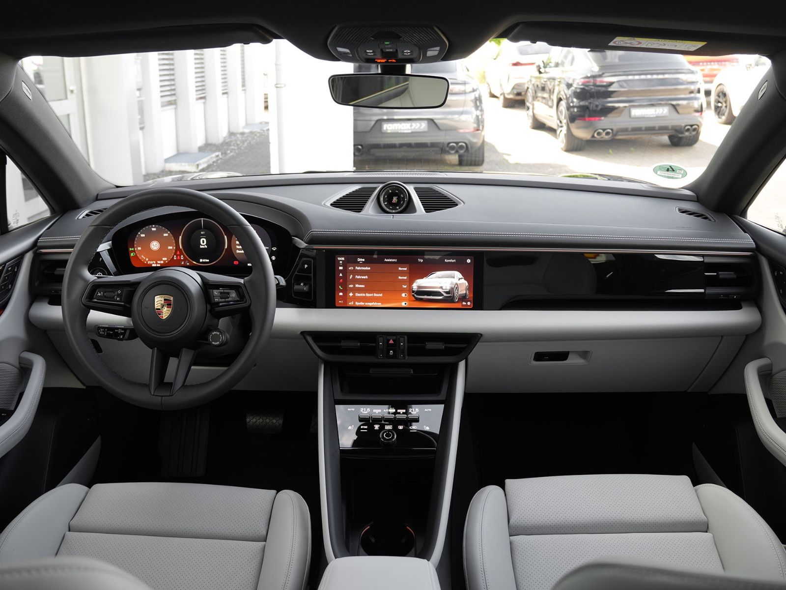 Porsche Macan 4 ACC-LUFTF.-PANO-BOSE-22"RS-LEDER KREIDE