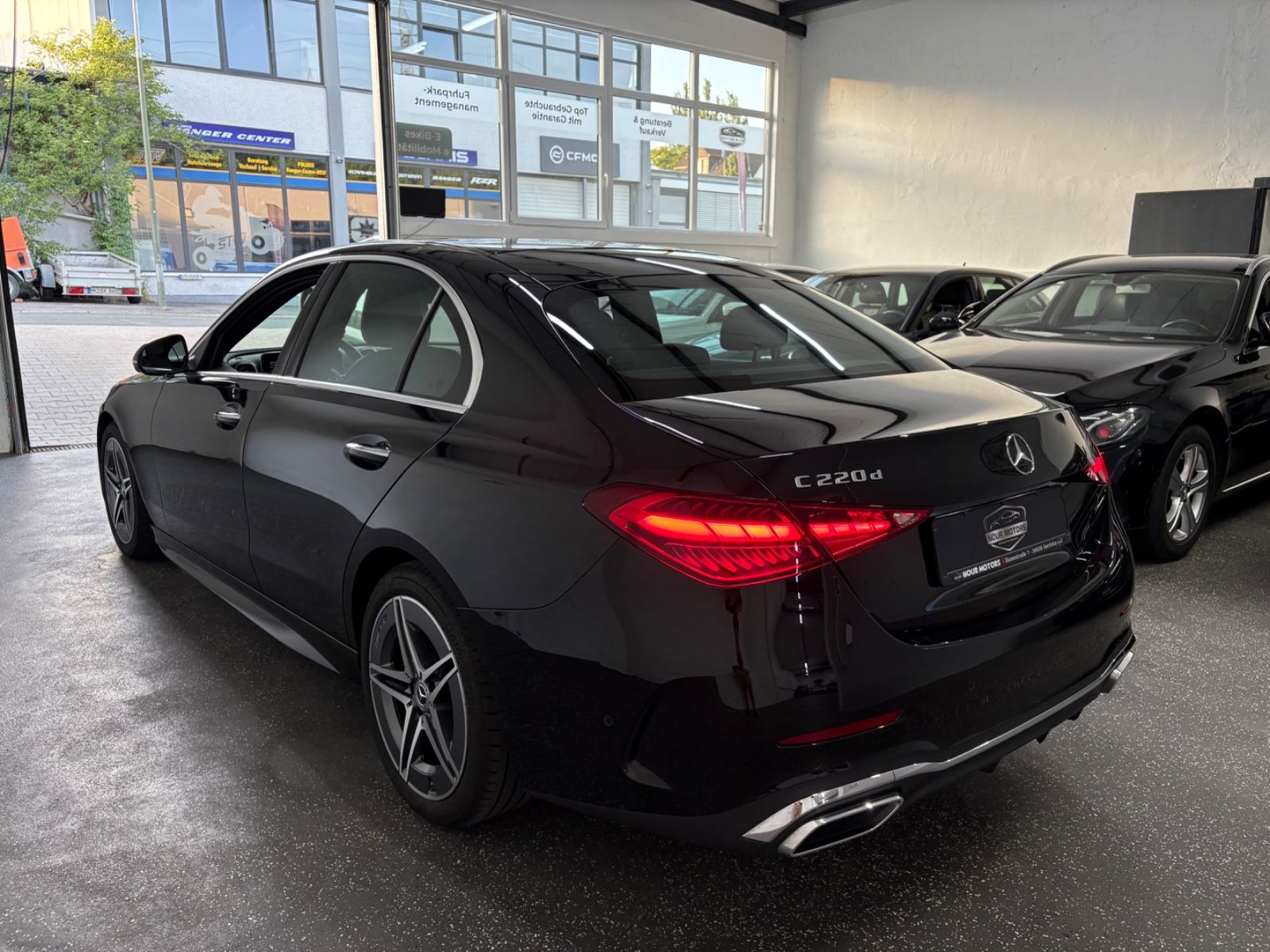 Mercedes-Benz C 220d AMG-Line - Samsaru's Car Outlet