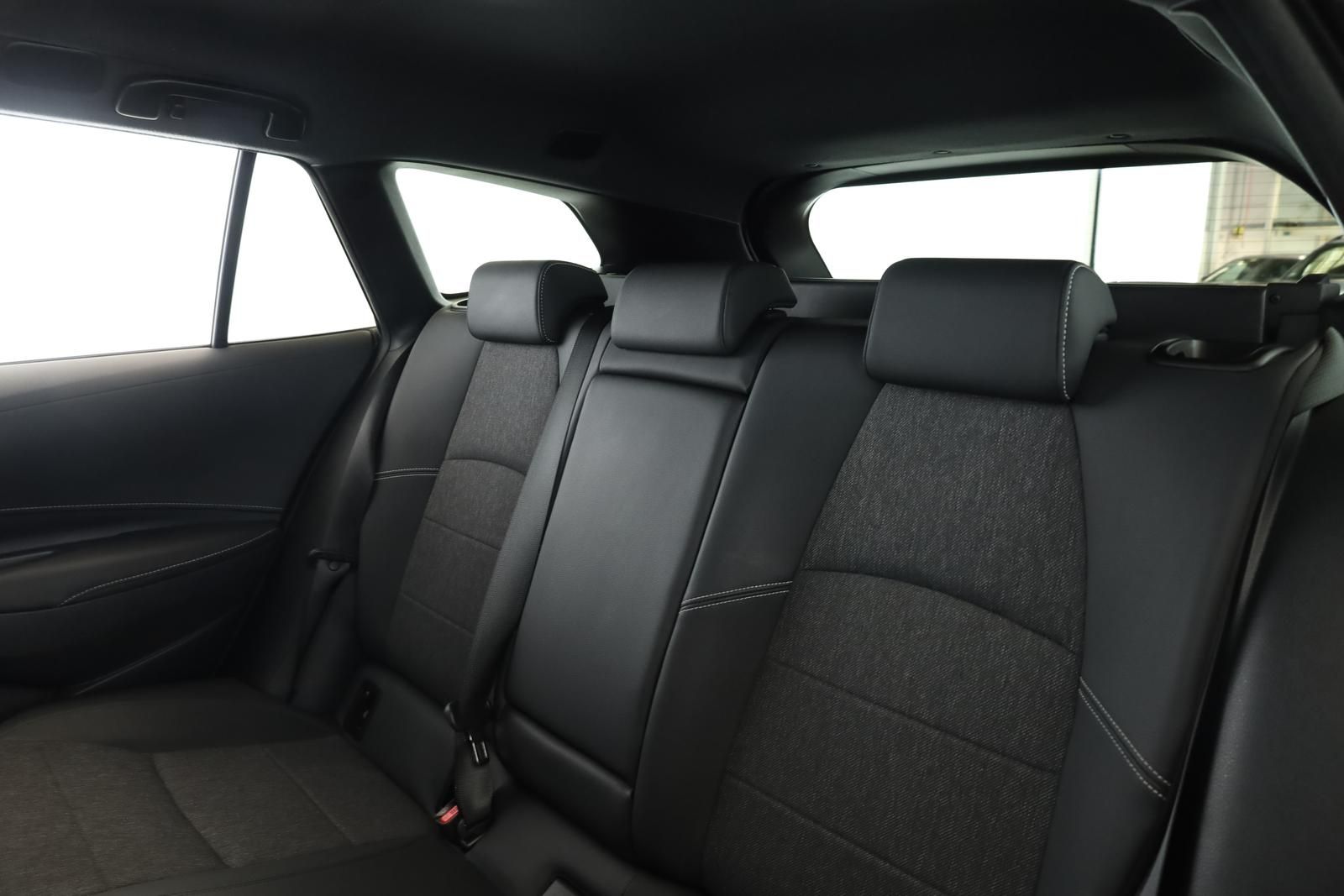 Toyota Corolla Touring Sports 1.8 CVT Team D Navi Kam