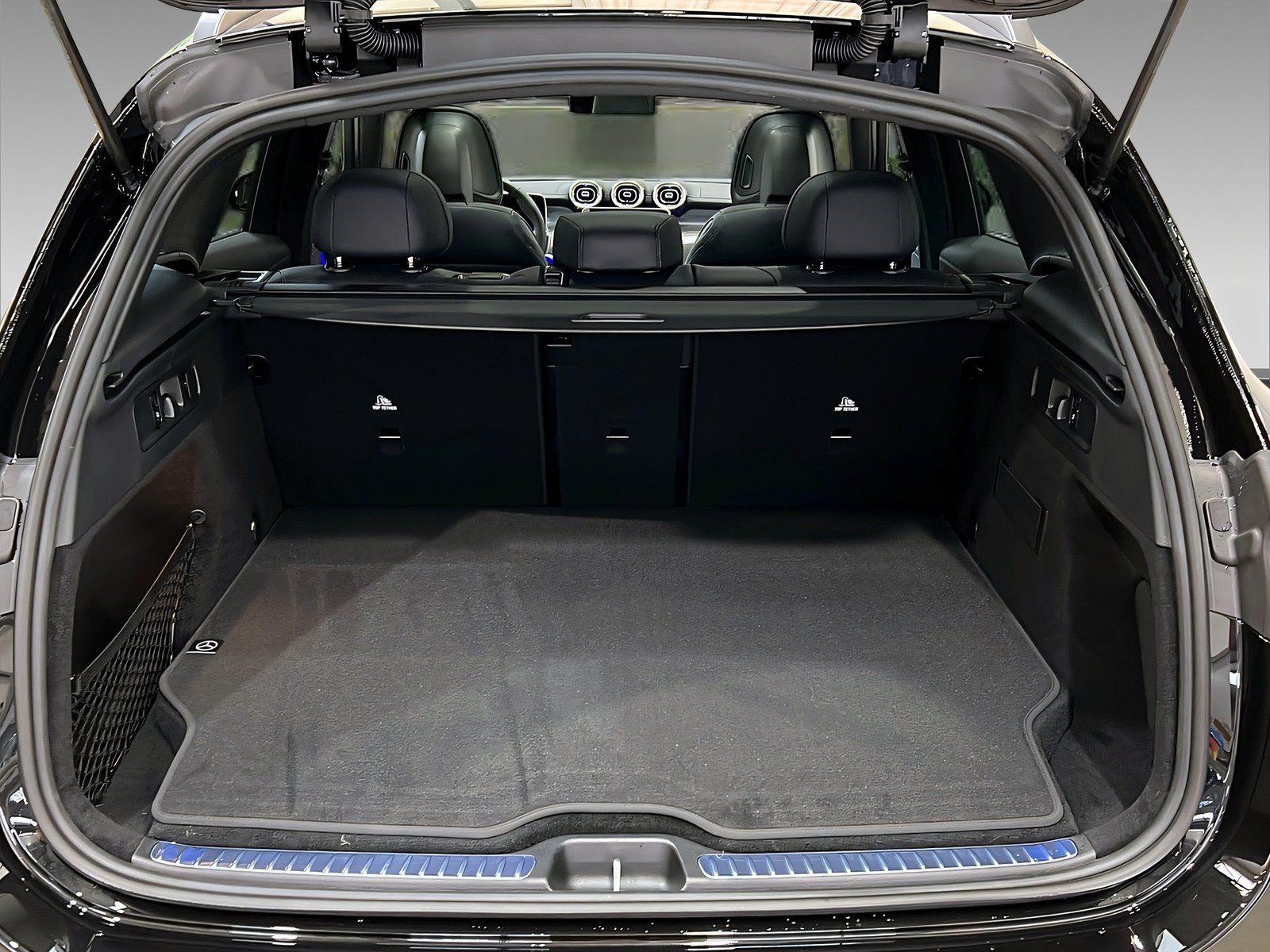 Mercedes-Benz GLC 300 de 4M AMG+DISTR+Burme+Memo+Pano+AHK+360