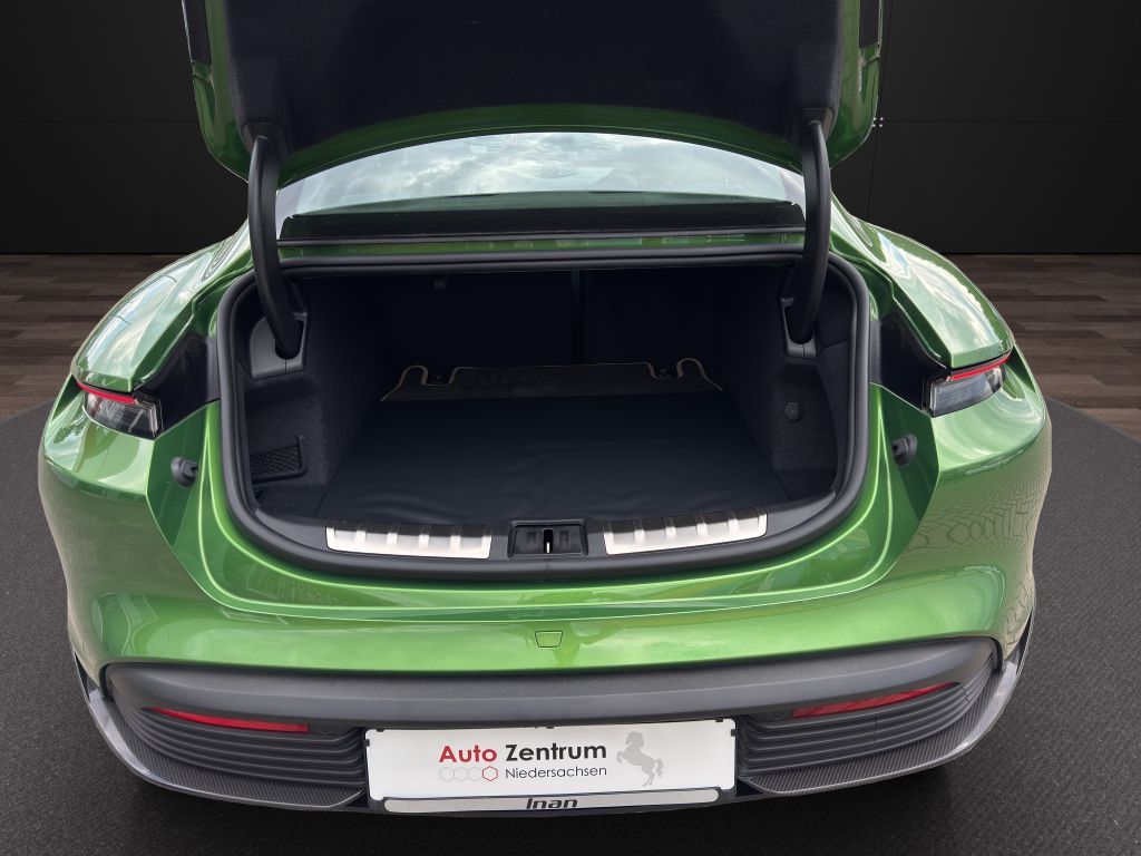 Porsche Taycan Turbo S 761 PS DeutschesFzg NP 223.475EUR