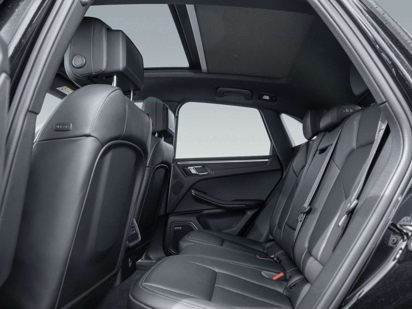 Porsche Macan - Samsaru's Car Outlet