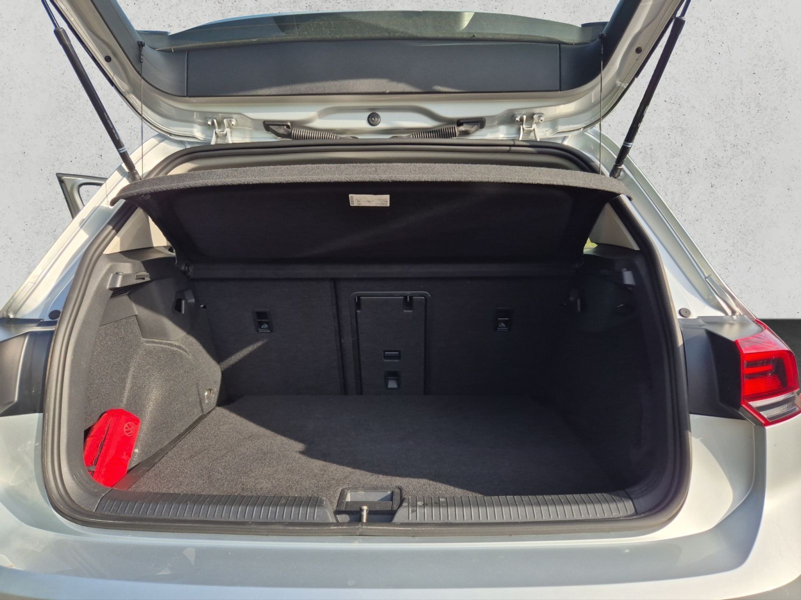 Volkswagen Golf Life 1.5 TSI - Samsaru's Car Outlet