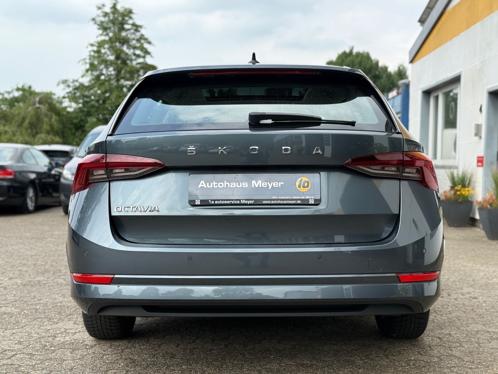 Skoda Octavia Combi 1.5 TSI Style - Samsaru's Car Outlet