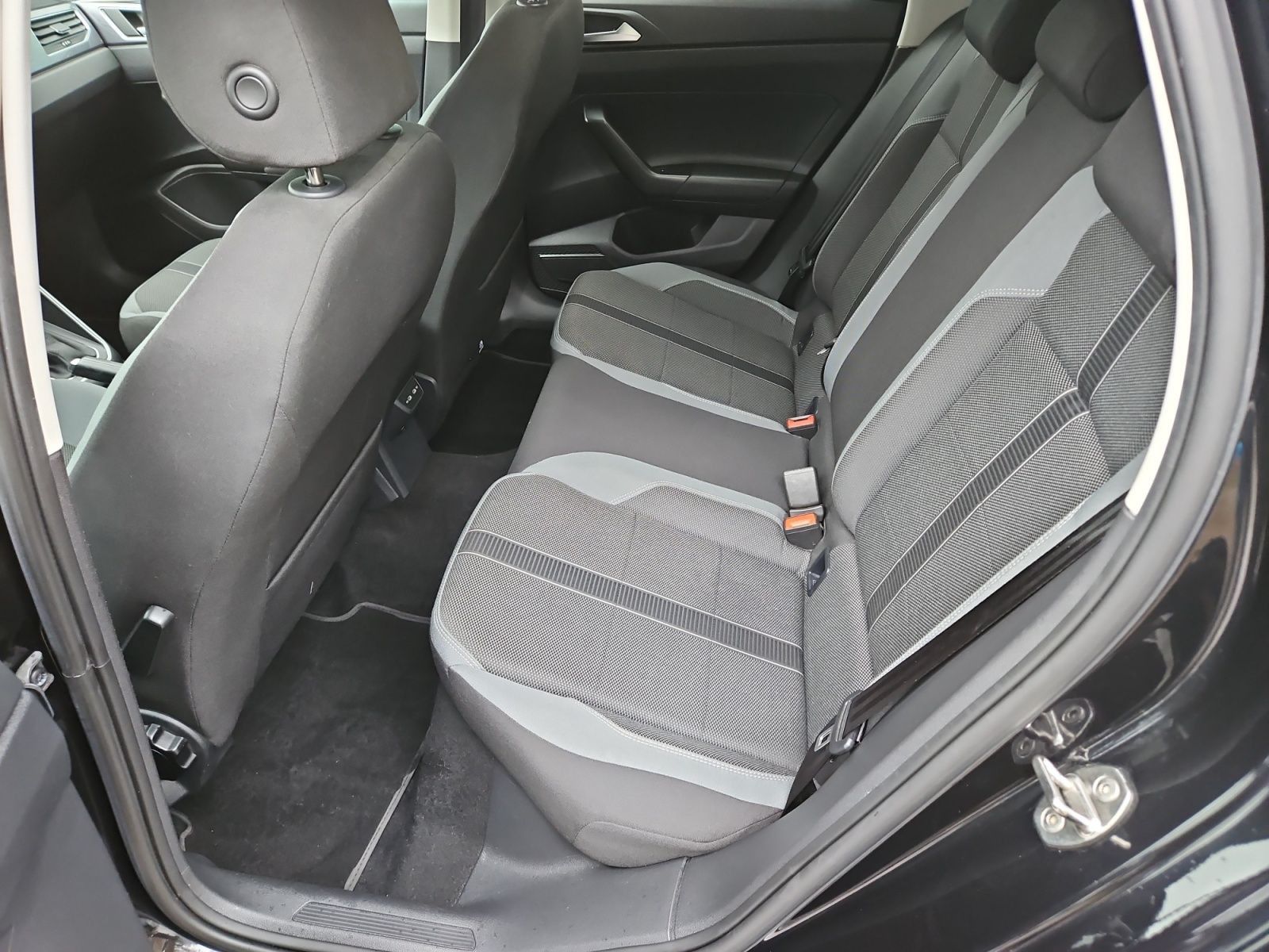 Volkswagen Polo 1.0 TSI Style DSG - Samsaru's Car Outlet