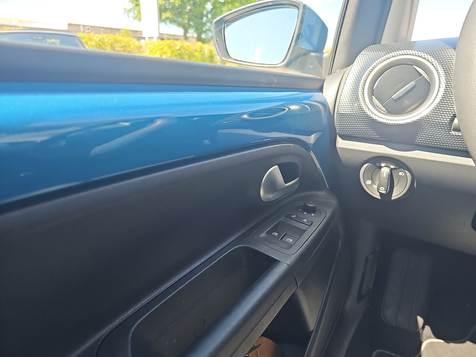 Volkswagen up! e-Up! - Samsaru's Car Outlet
