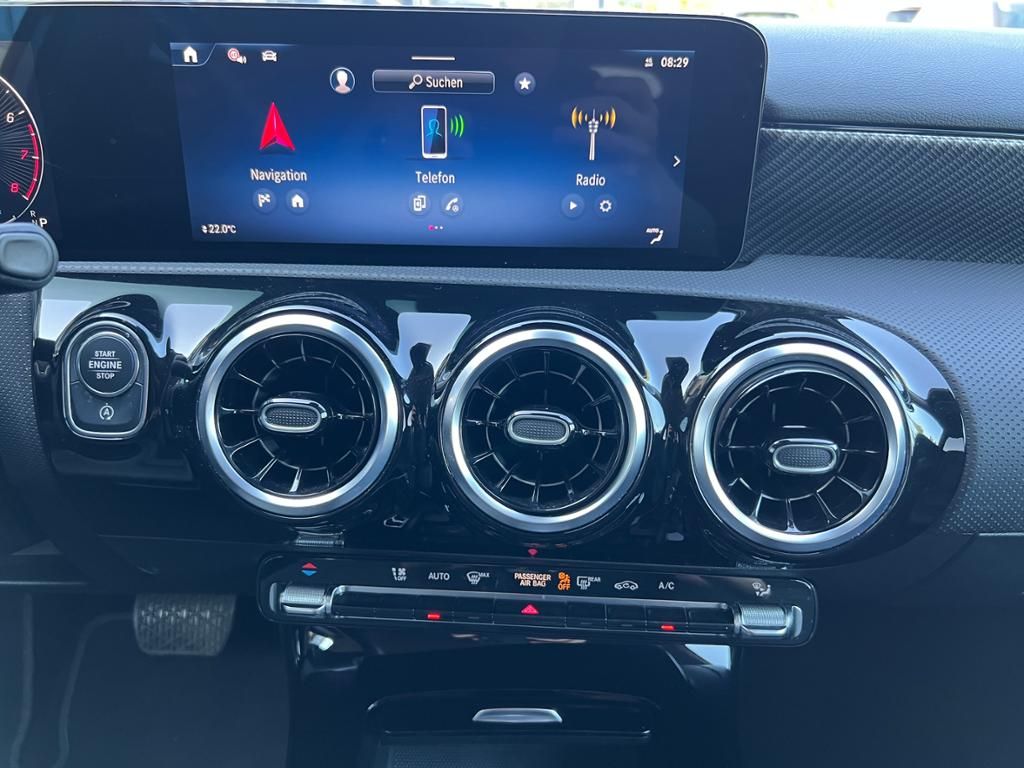 Mercedes-Benz A 180 PROGRESSIVE - Samsaru's Car Outlet