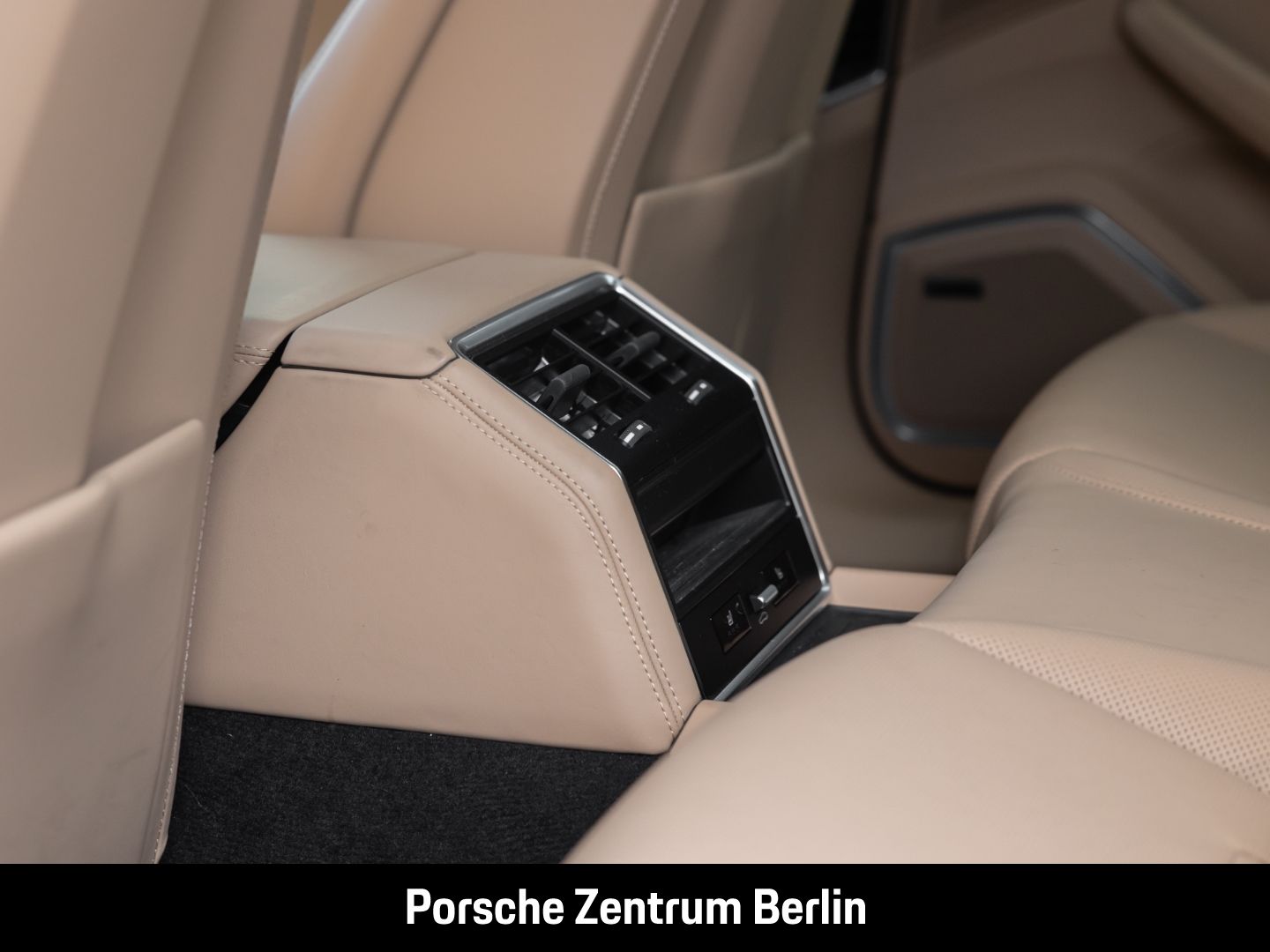 Porsche Panamera 4 E-Hybrid Sport Turismo Platinum Editi