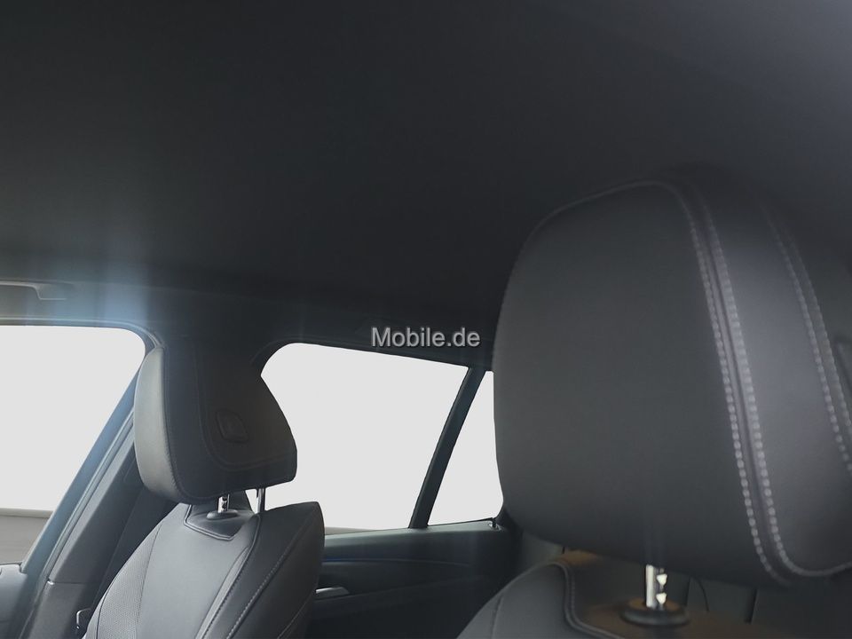 BMW X3 xDrive20d AT Navi Bluetooth PDC MP3 Schn.