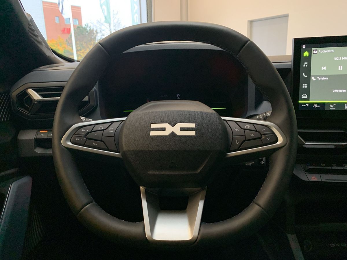 Dacia DUSTER JOURNEY HYBRID 140 - Samsaru's Car Outlet
