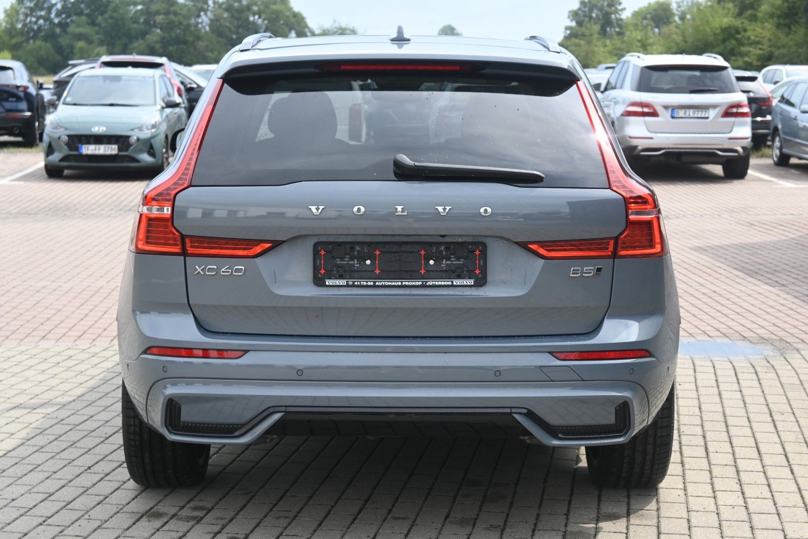 Volvo XC60 B5D AWD Ultimate Dark*LED*PANO*STHZ*H&K*360