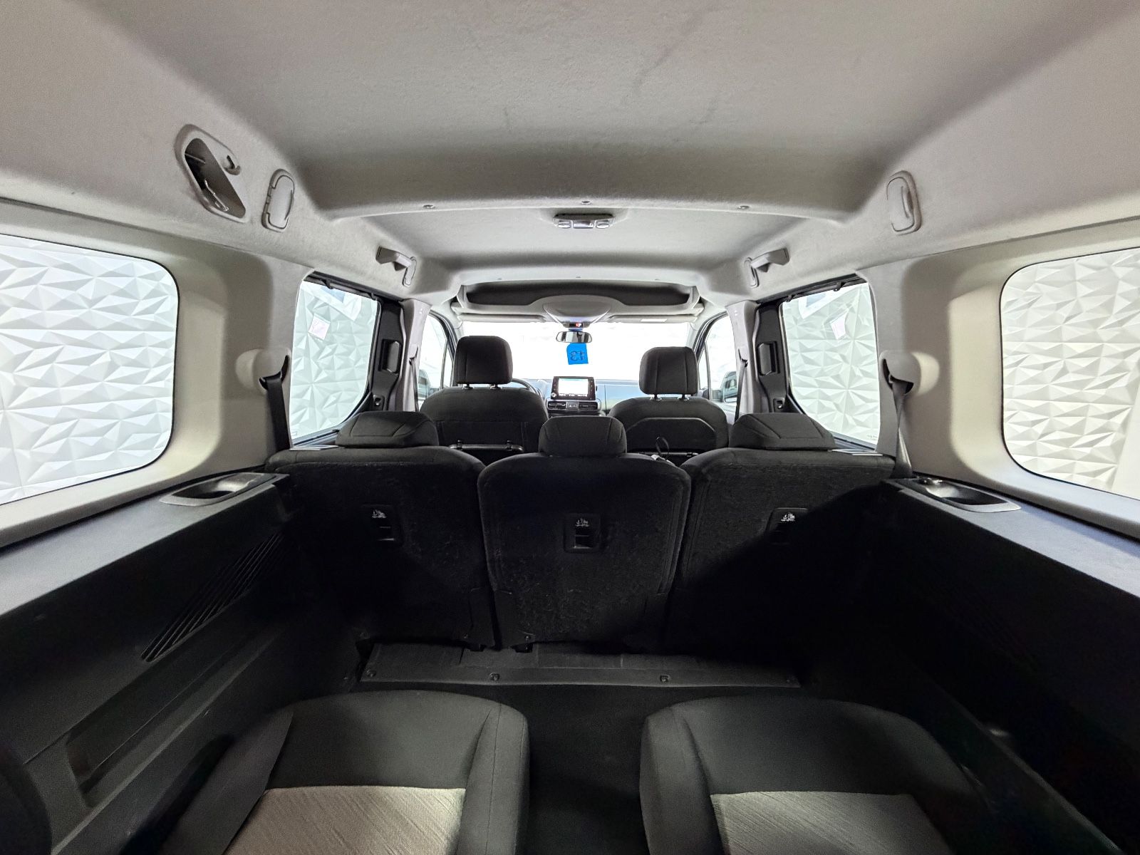 Citroën Berlingo XL BlueHDi 130 EAT8 SHINE+ANHÄNGERKUP.+