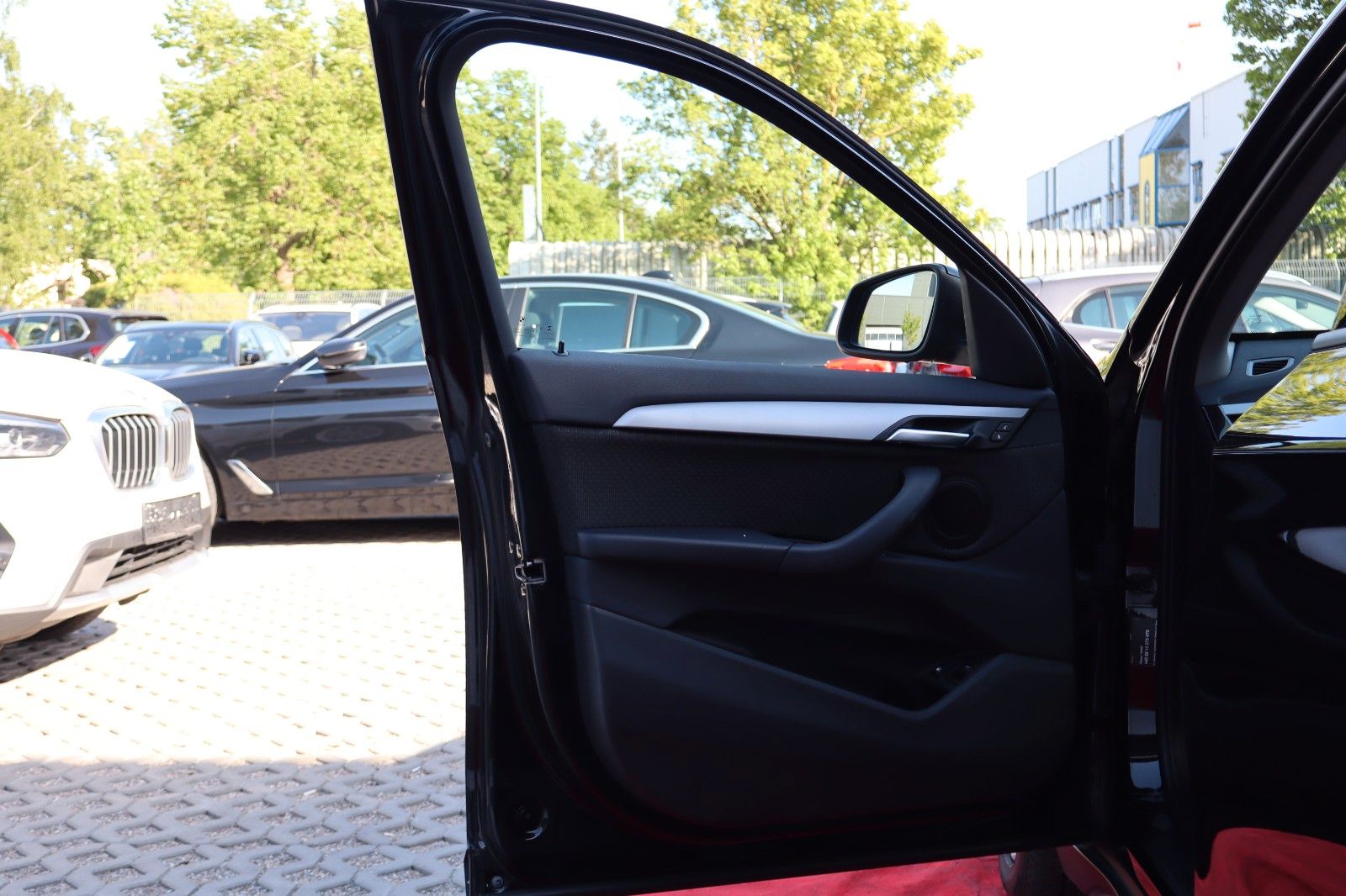BMW X1 xDrive 25 e Advantage - Samsaru's Car Outlet
