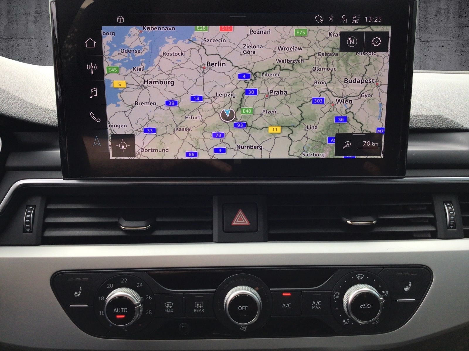 Audi A4 allroad 45 TFSI quattro S-tronic PANO/AHK/NAV