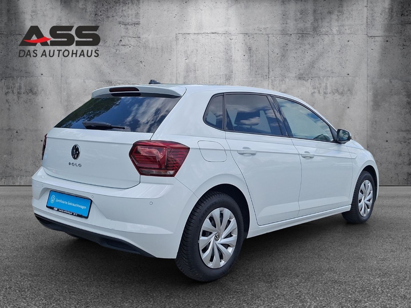 Volkswagen Polo VI 1.0 TSI Comfortline - Samsaru's Car Outlet