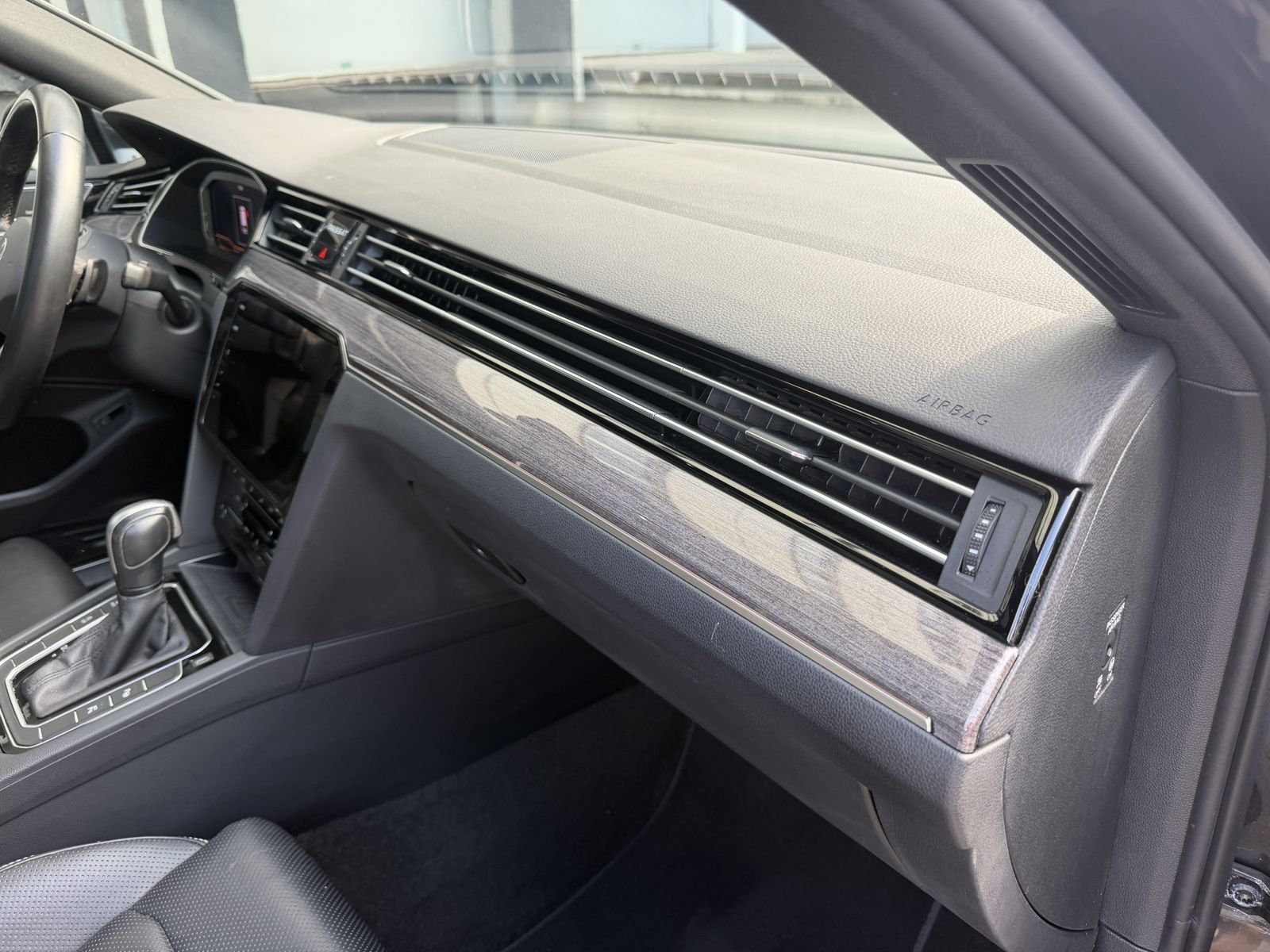 Volkswagen Passat R-Line LED Virtual Pano Massage H&K AHK