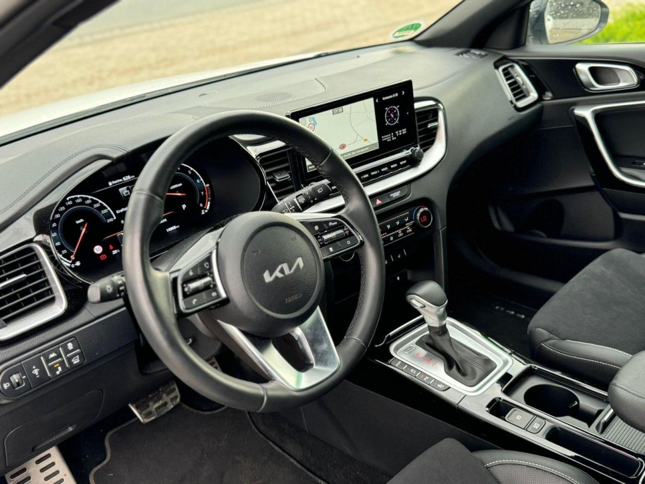 Kia XCeed 1.6 T-GDI DCT7 Black - Samsaru's Car Outlet