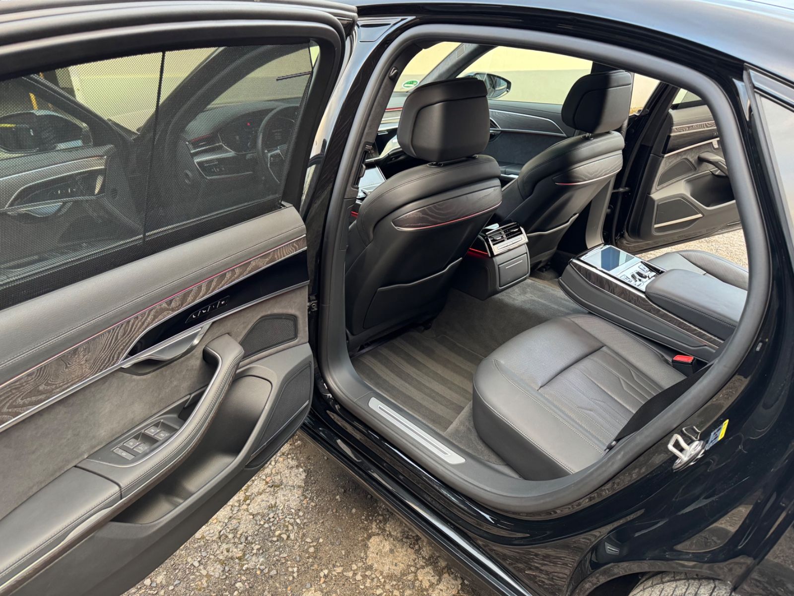 Audi A8 L 50 TDI Lang quattro S-Line Black - Samsaru's Car Outlet