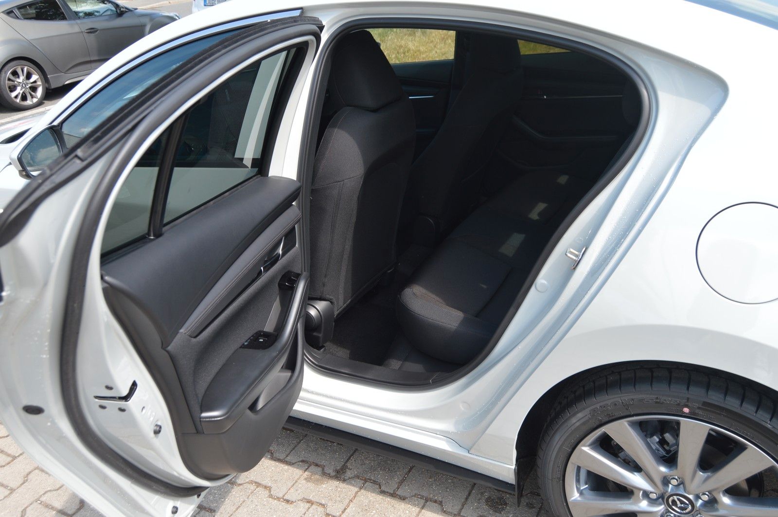 Mazda 3 Benzin 140PS 6AG Exclusive-line 4-Türer SHZ