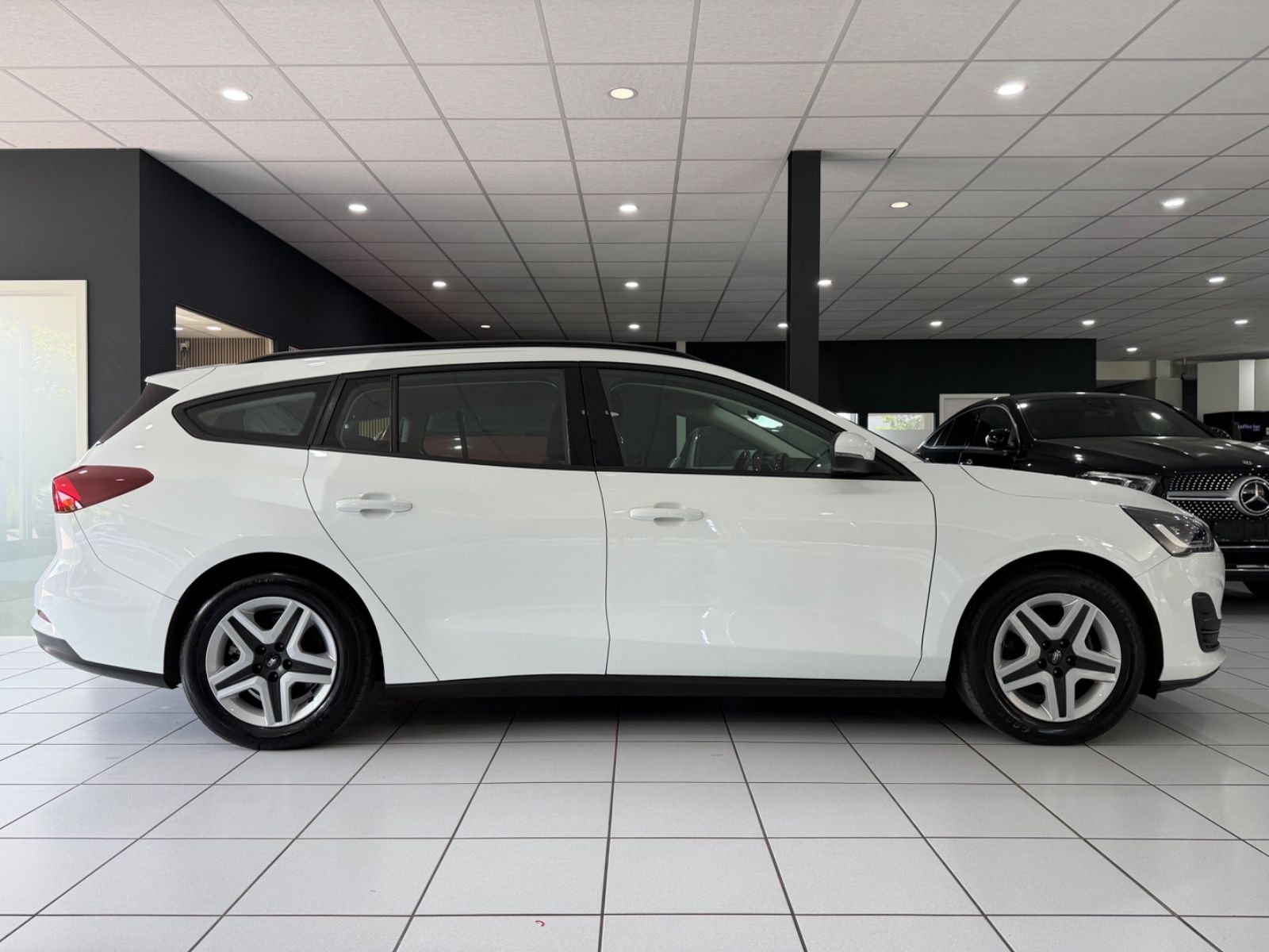 Ford Focus Turnier C&C*AUTOMATIK*KAMERA*TOT-W*ACC*