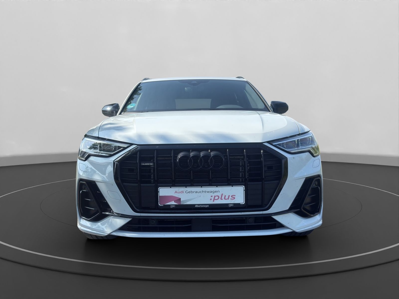 Audi Q3 40 TDI QUATTRO S-LINE+AHK+NAVI+MATRIX