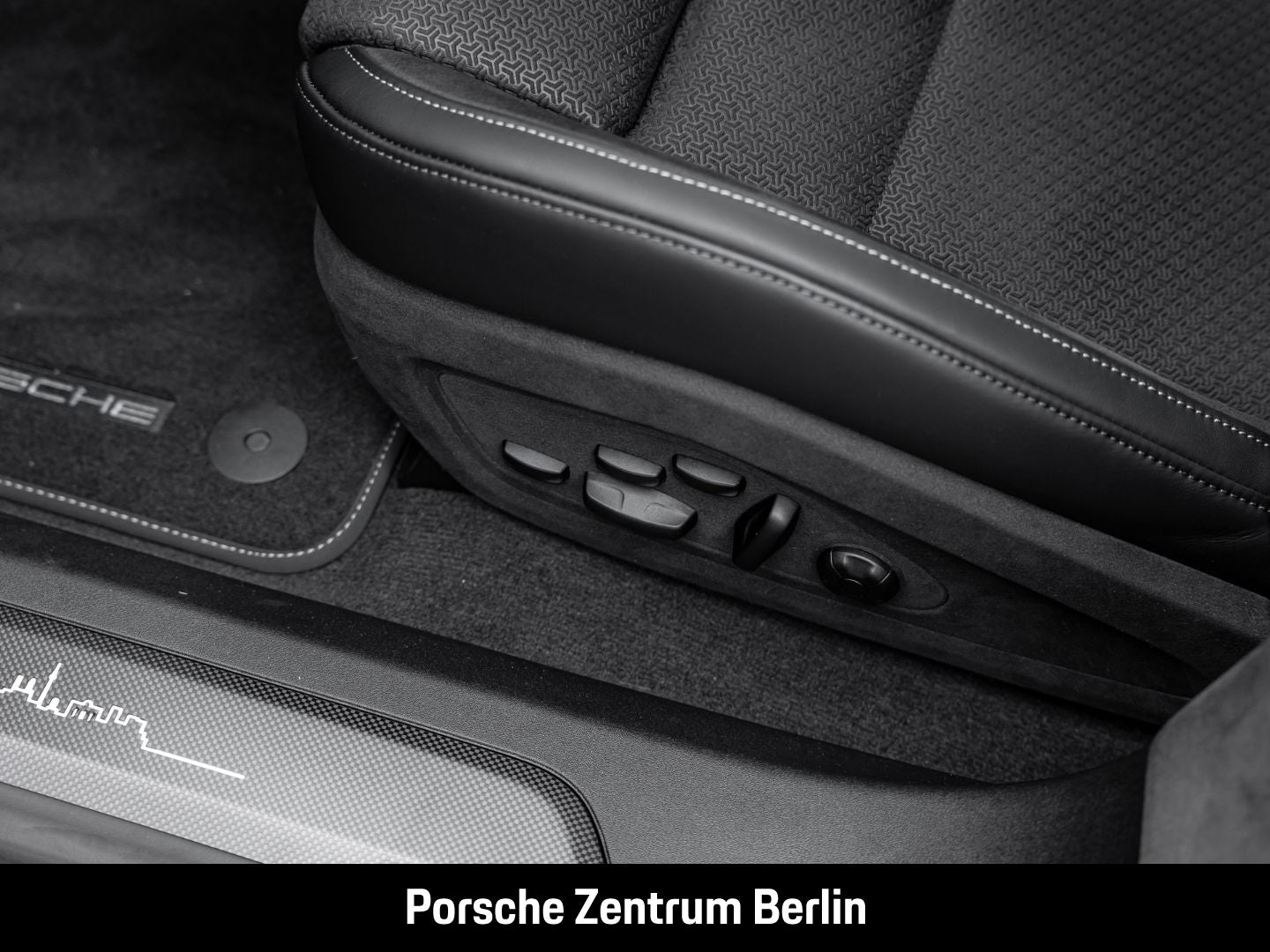 Porsche Taycan GTS Burmester HA-Lenkung Surround-View