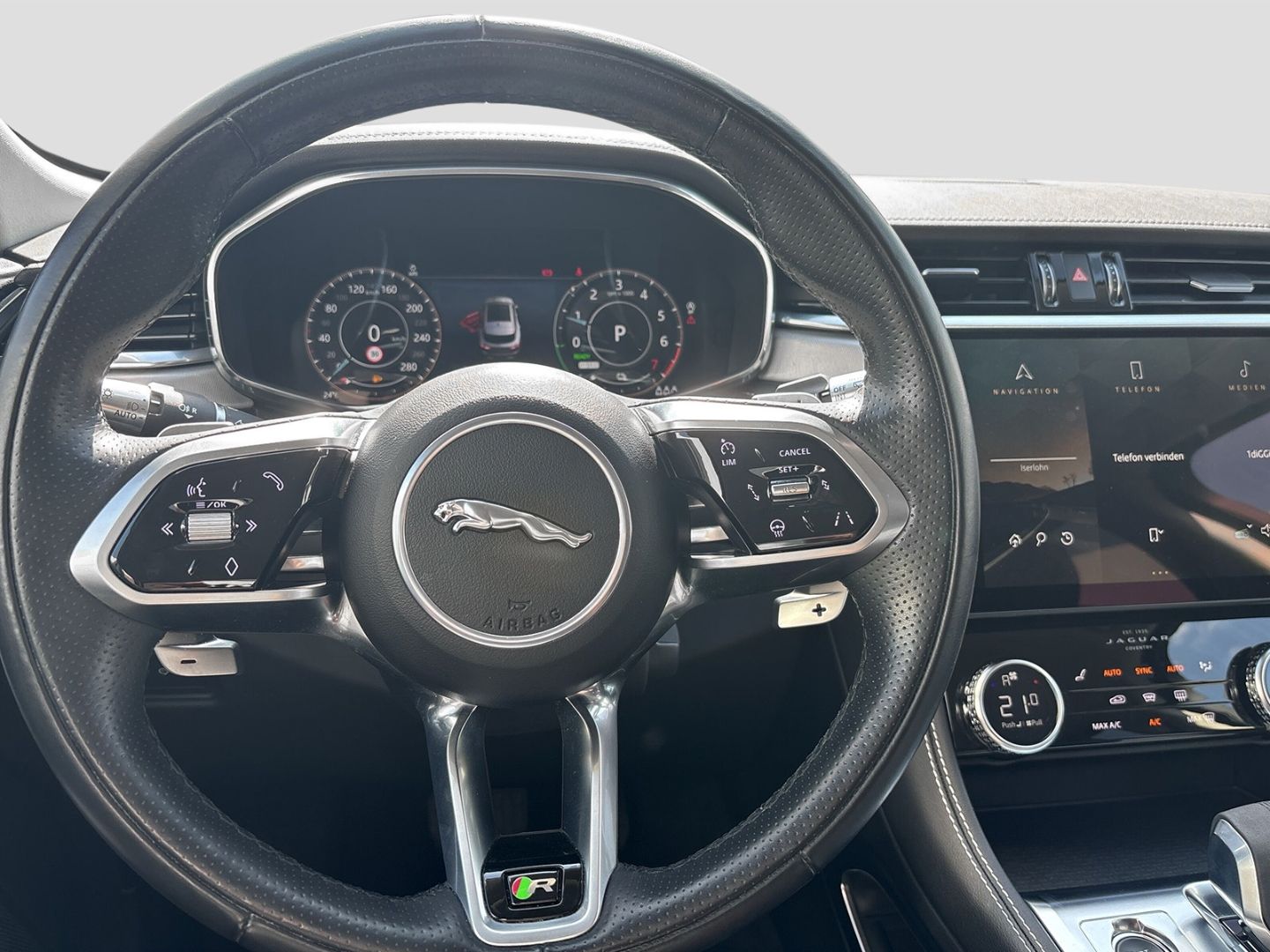 Jaguar F-Pace R-Dynamic S AWD Plug-In Hybrid P400e EU6d