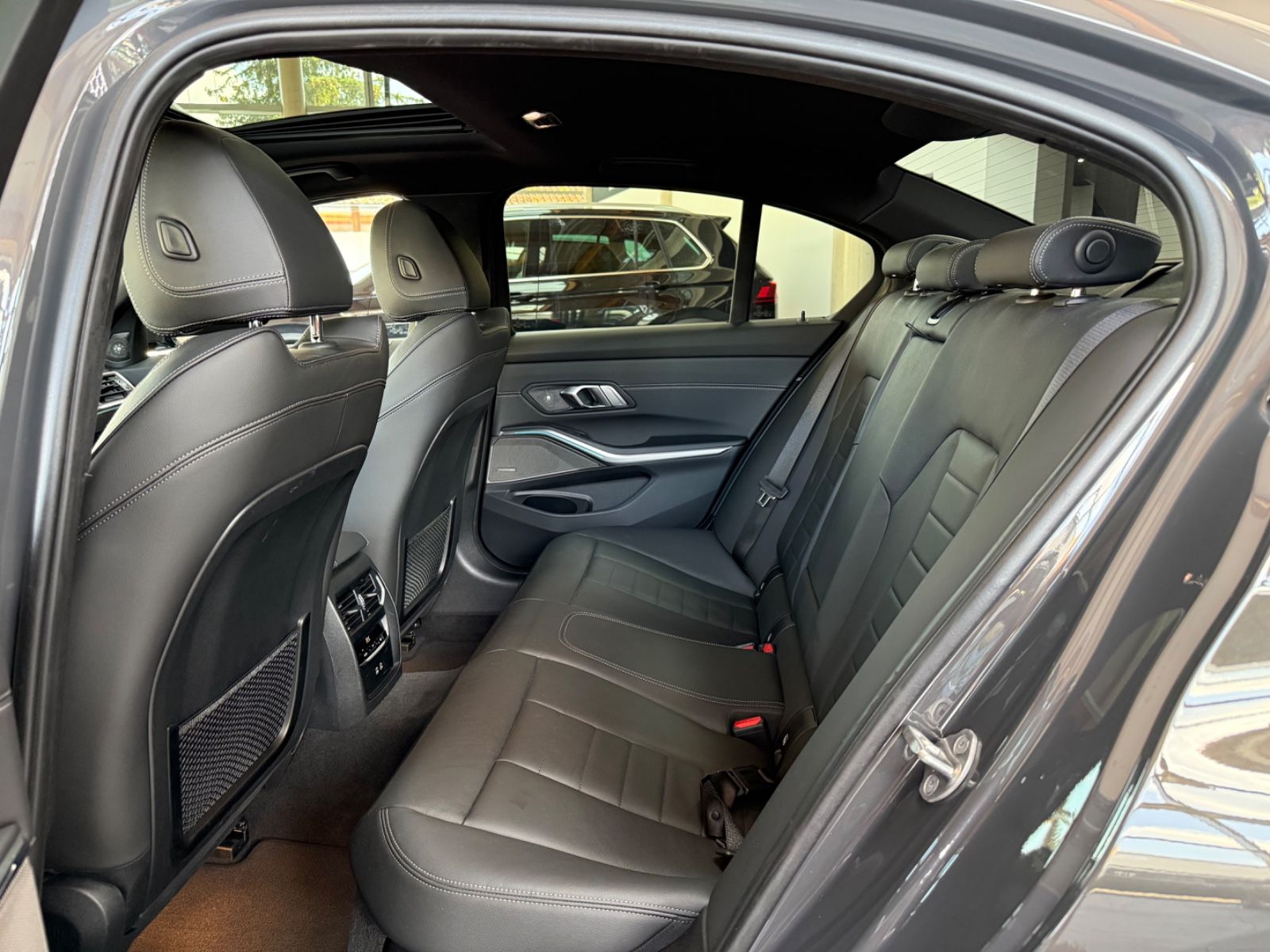 BMW 3 Lim. 330 i M Sport - Samsaru's Car Outlet