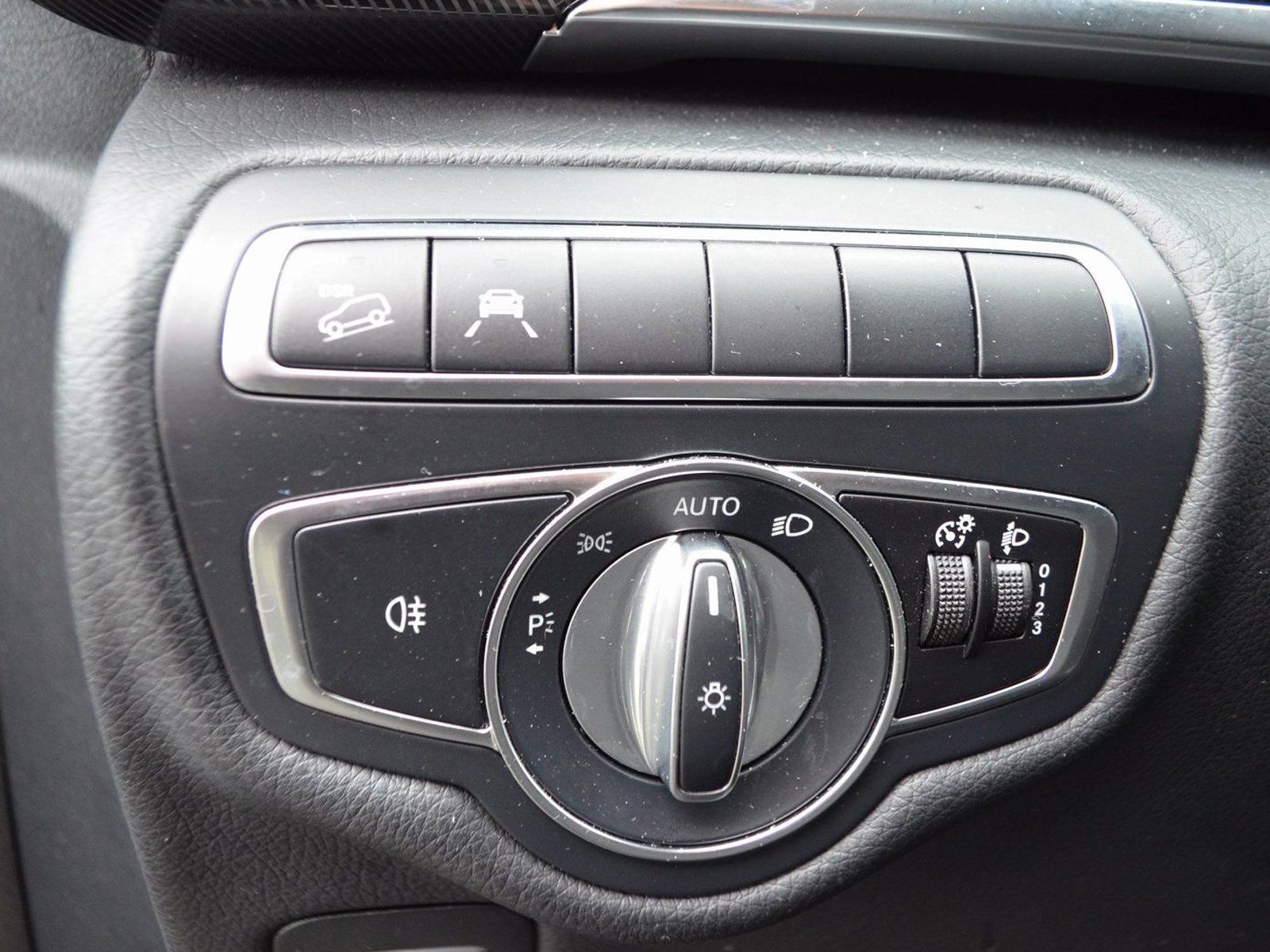 Mercedes-Benz V 220 d 4M EDITION - Samsaru's Car Outlet