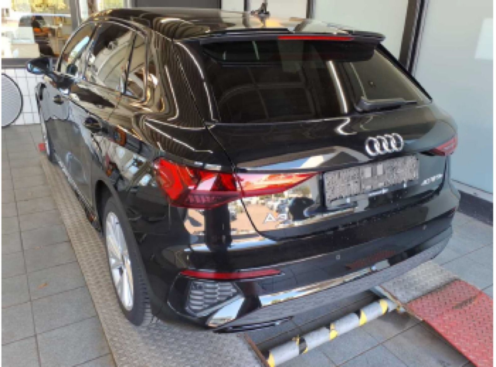 Audi A3 Sportback 40 TFSI e S LINE - Samsaru's Car Outlet