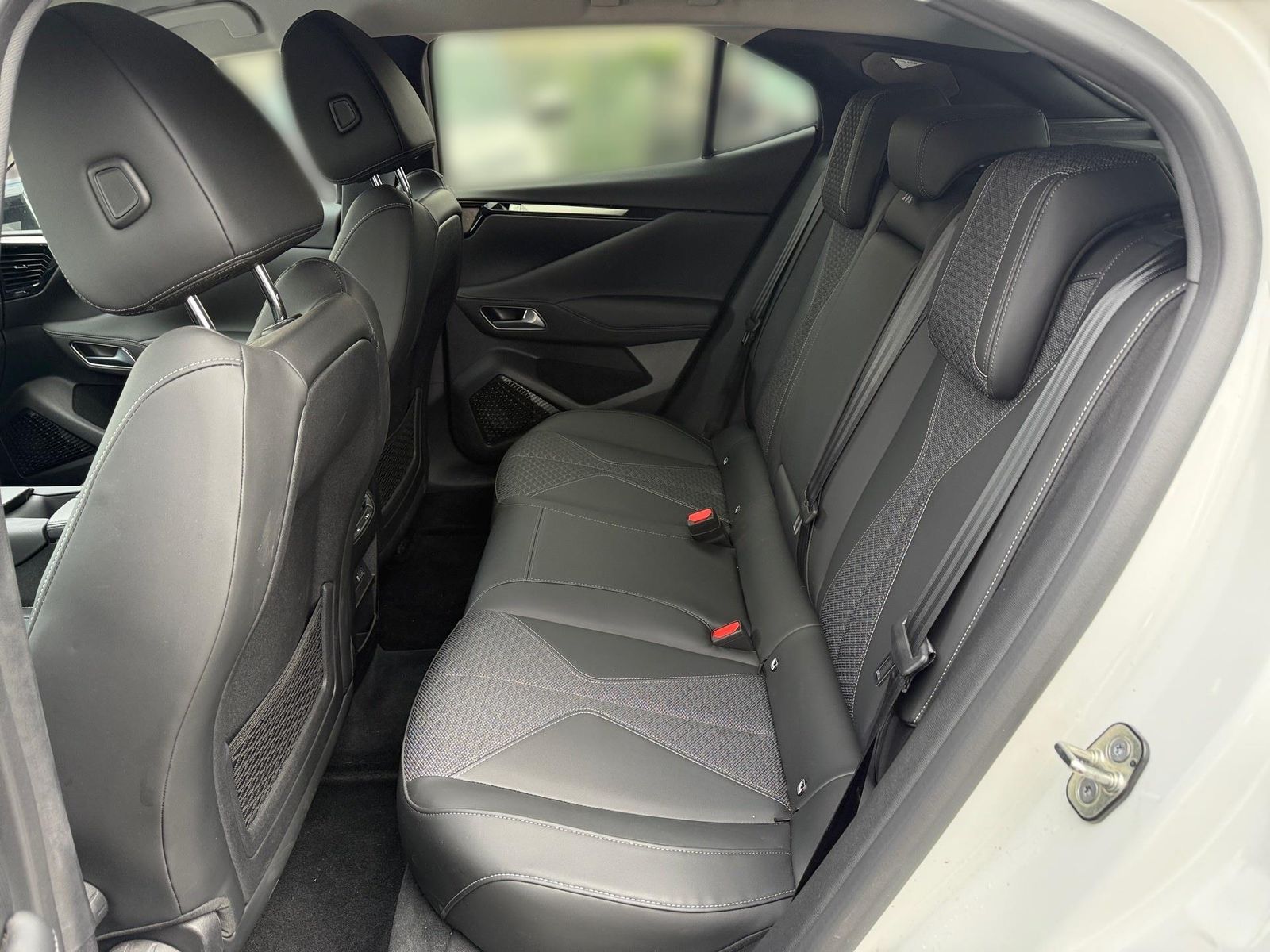 DS Automobiles DS4 CROSS TROCADERO BHDI 130 MATIX LED,NAVIGATIO