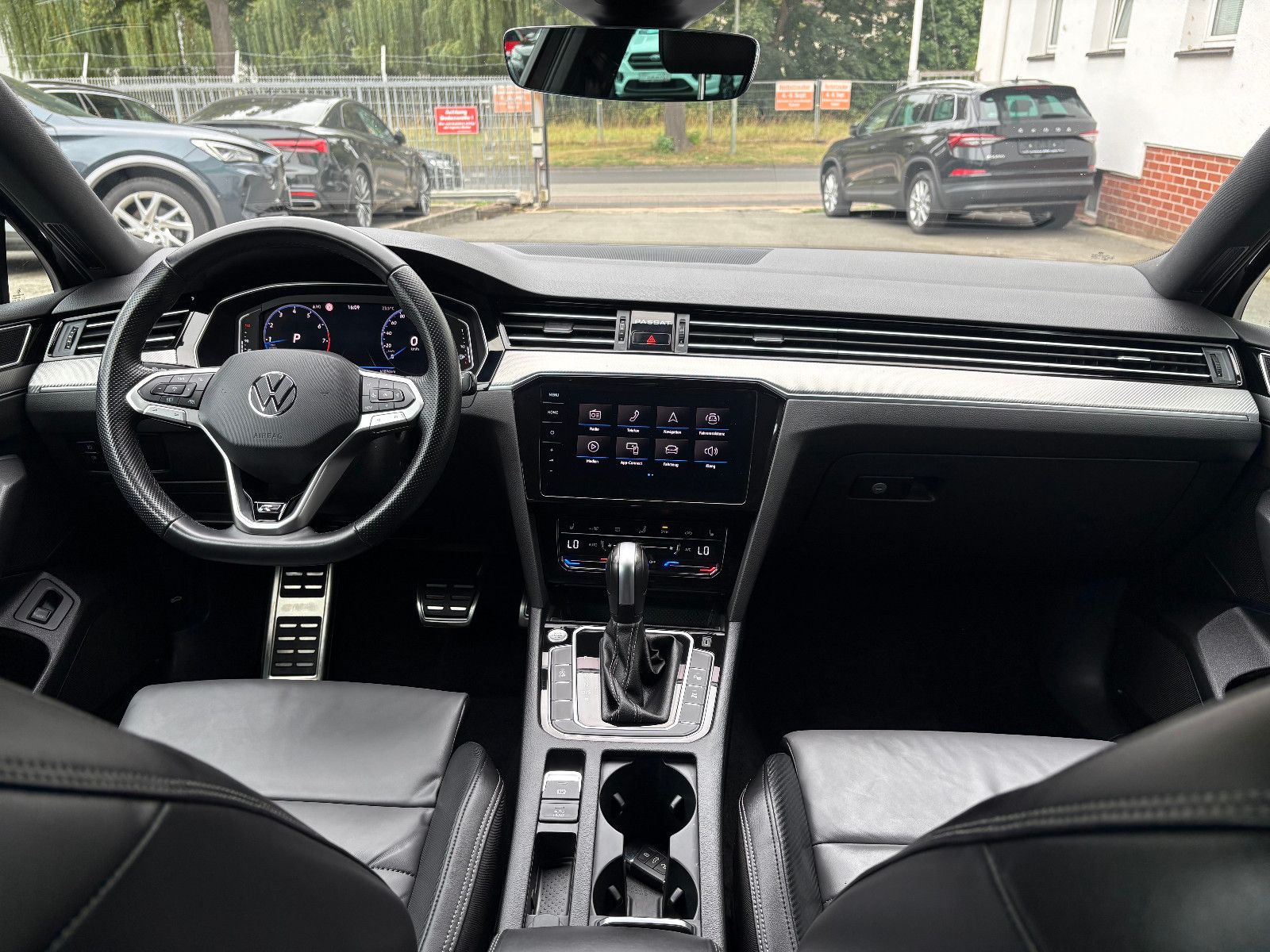 Volkswagen Passat 2.0 TSI DSG Variant 2x R LINE SPORT PAKET